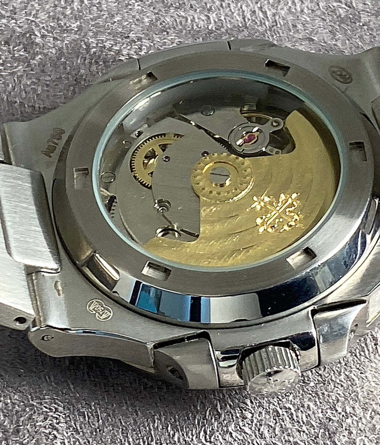 PATEK PHILIPPE RUBY - باتيك فيليب جرين روبي حبة وحدة فق