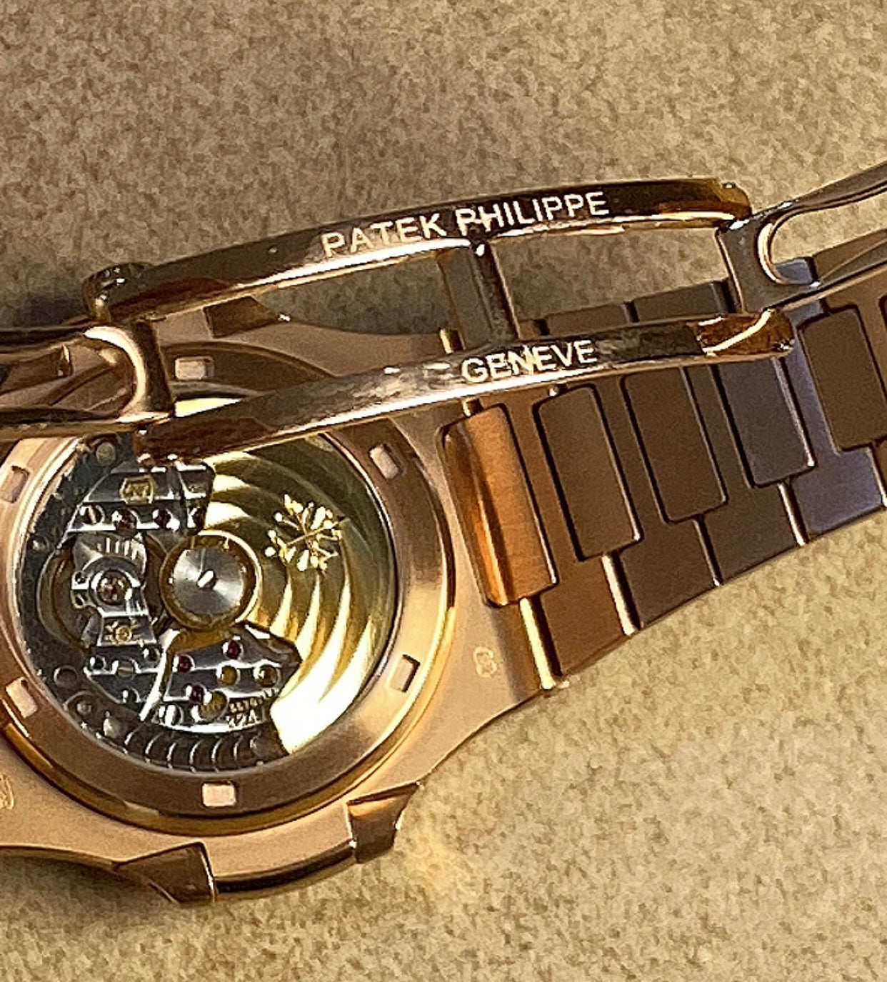 patek philippe 5711- تطابق ١٠٠٪ ماكينة سويسري باتيك فيليب نوتليس كلين قطعه واحده