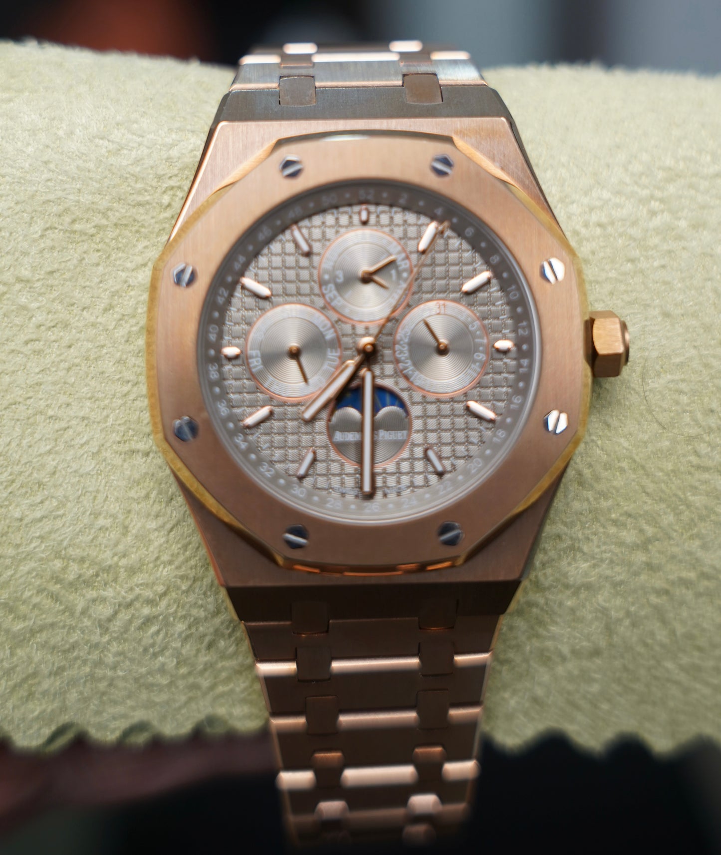 AP Royal Oak 41 mm  -  رويال اوك كاليندر روز جولد سوبر كواليتي