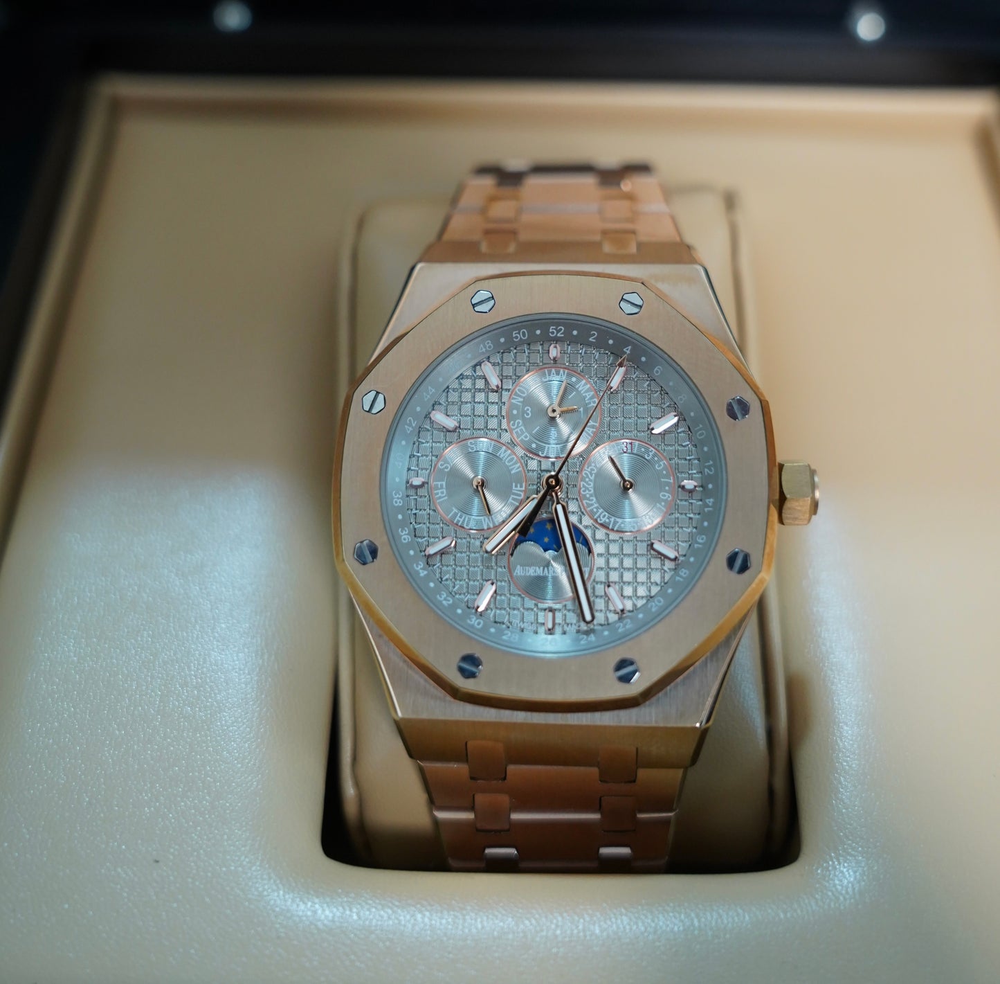 AP Royal Oak 41 mm  -  رويال اوك كاليندر روز جولد سوبر كواليتي