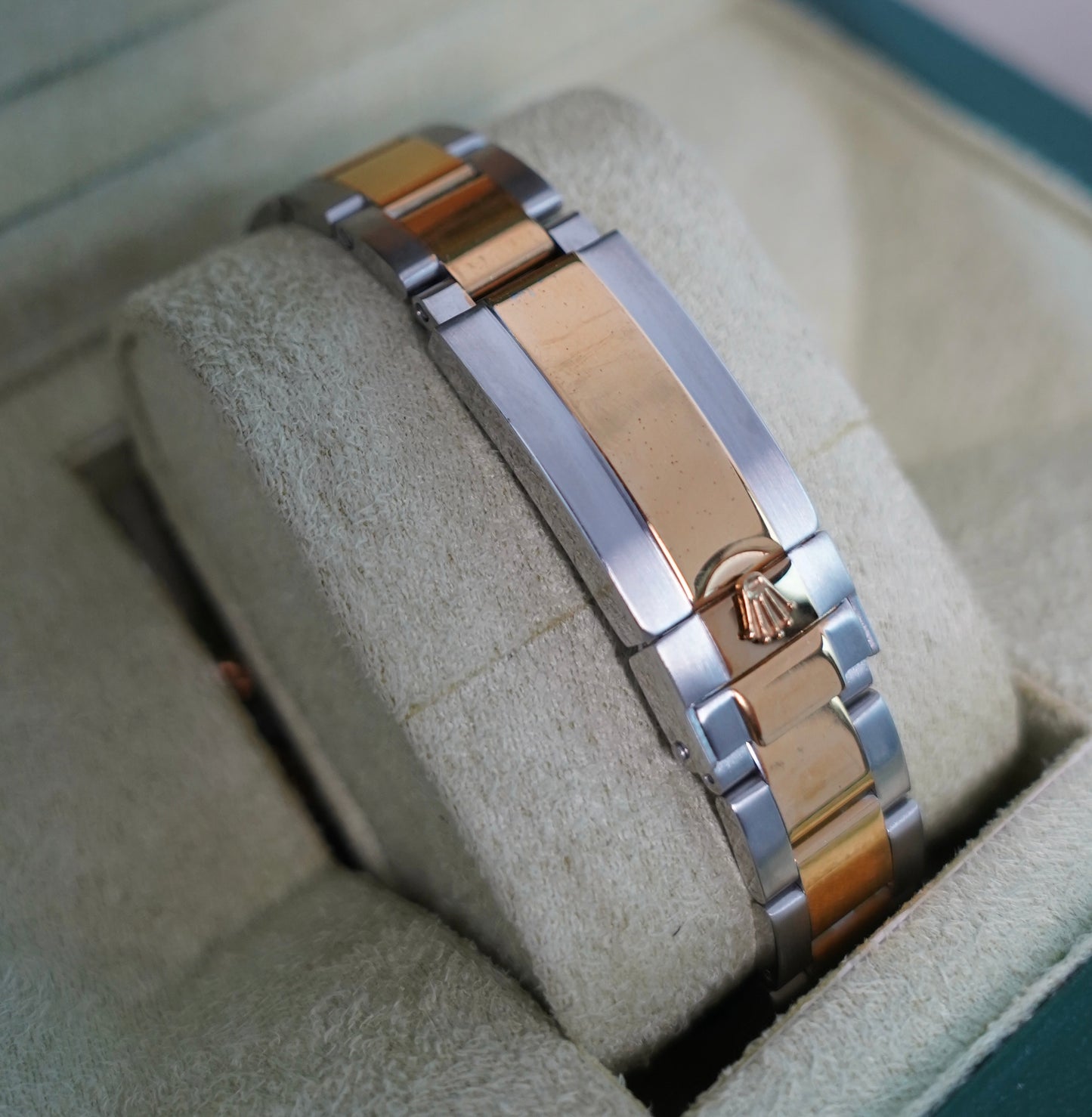 Rolex Cosmograph Daytona Yellow Gold & Black 40 mm