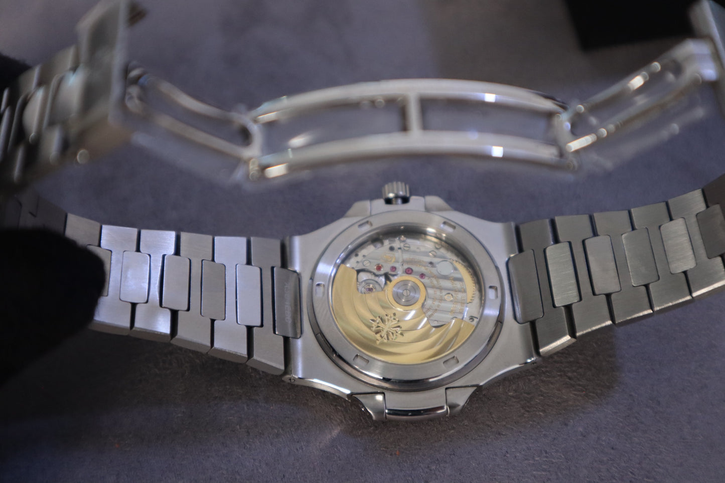 PATEK Philippe nautilus (باتيك فيليب نوتلس طبق الأصل حبة واحدة مستعملة بحالة الجديد  )