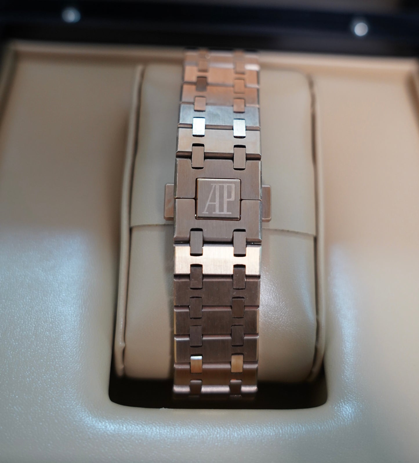 AP Royal Oak 41 mm  -  رويال اوك كاليندر روز جولد سوبر كواليتي