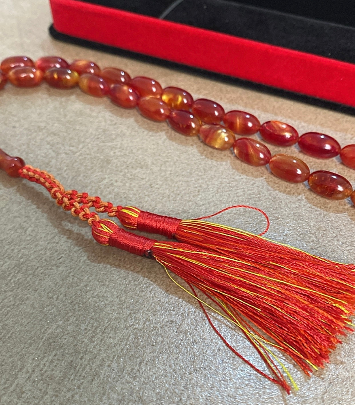 سبحة حجر سندلوس نقي ١٠٠٪  S17- متوفر قطعة واحدة من هذا التصميم