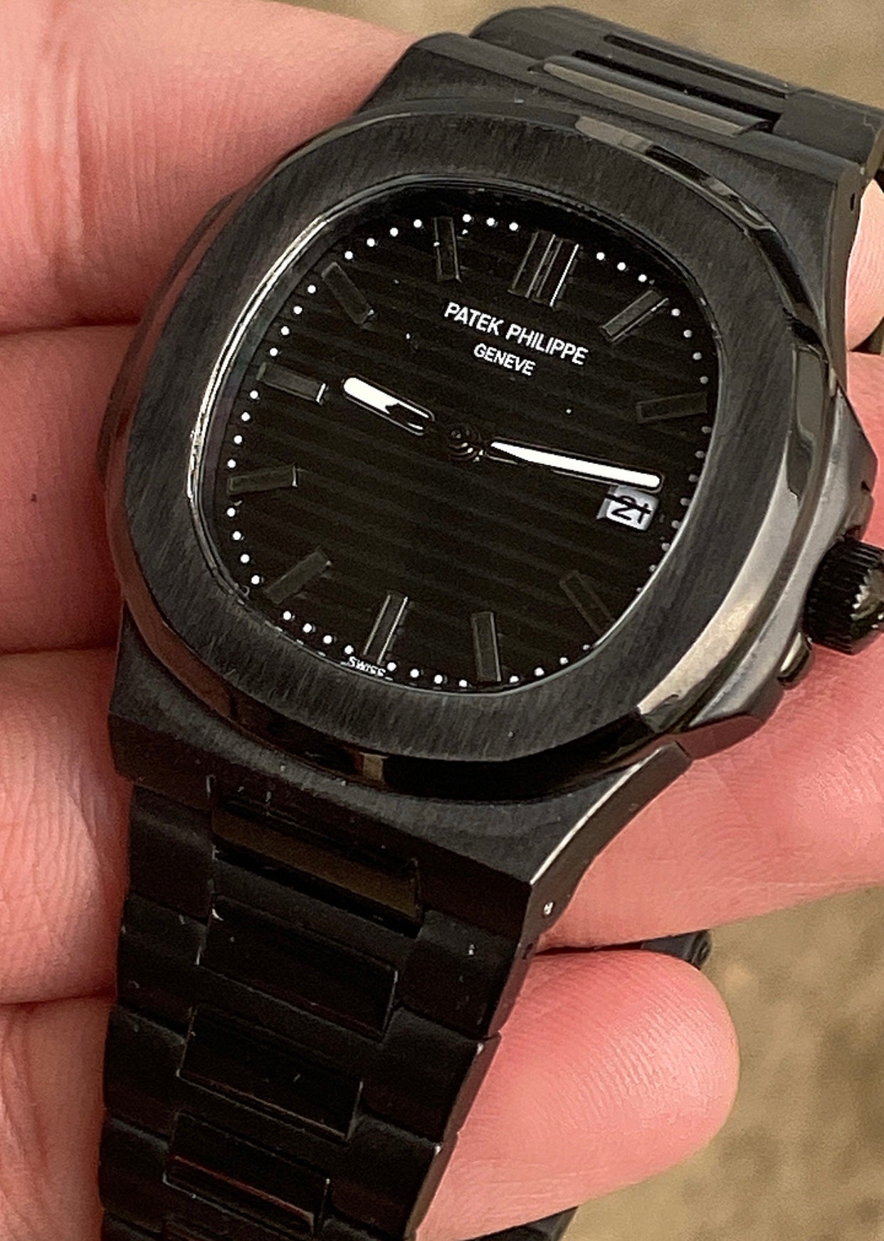 40.5 mm باتيك فيليب نوتلس بلاك مات كلين تايتل