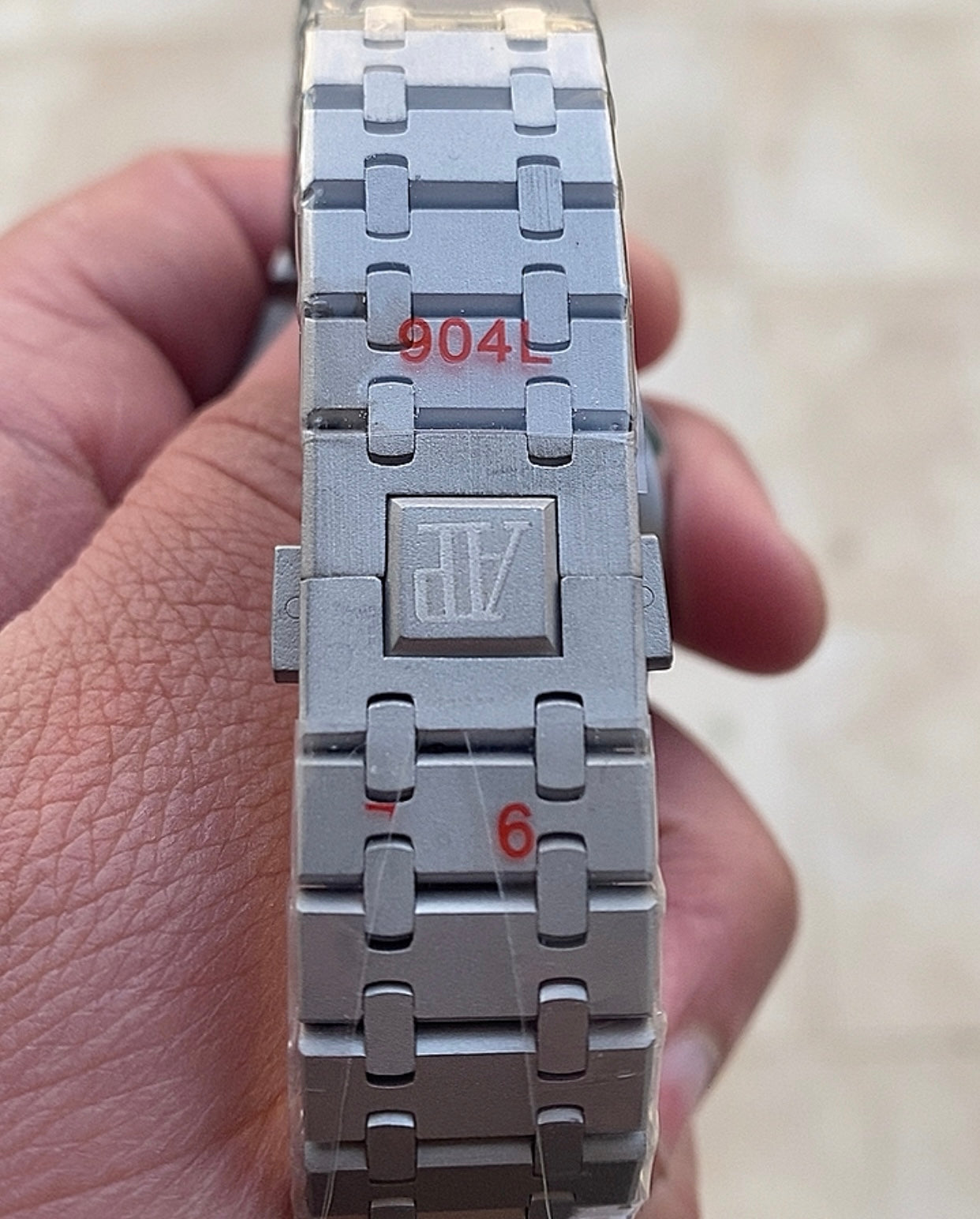 AP Royal Oak black 41 mm (كلين تايتل)