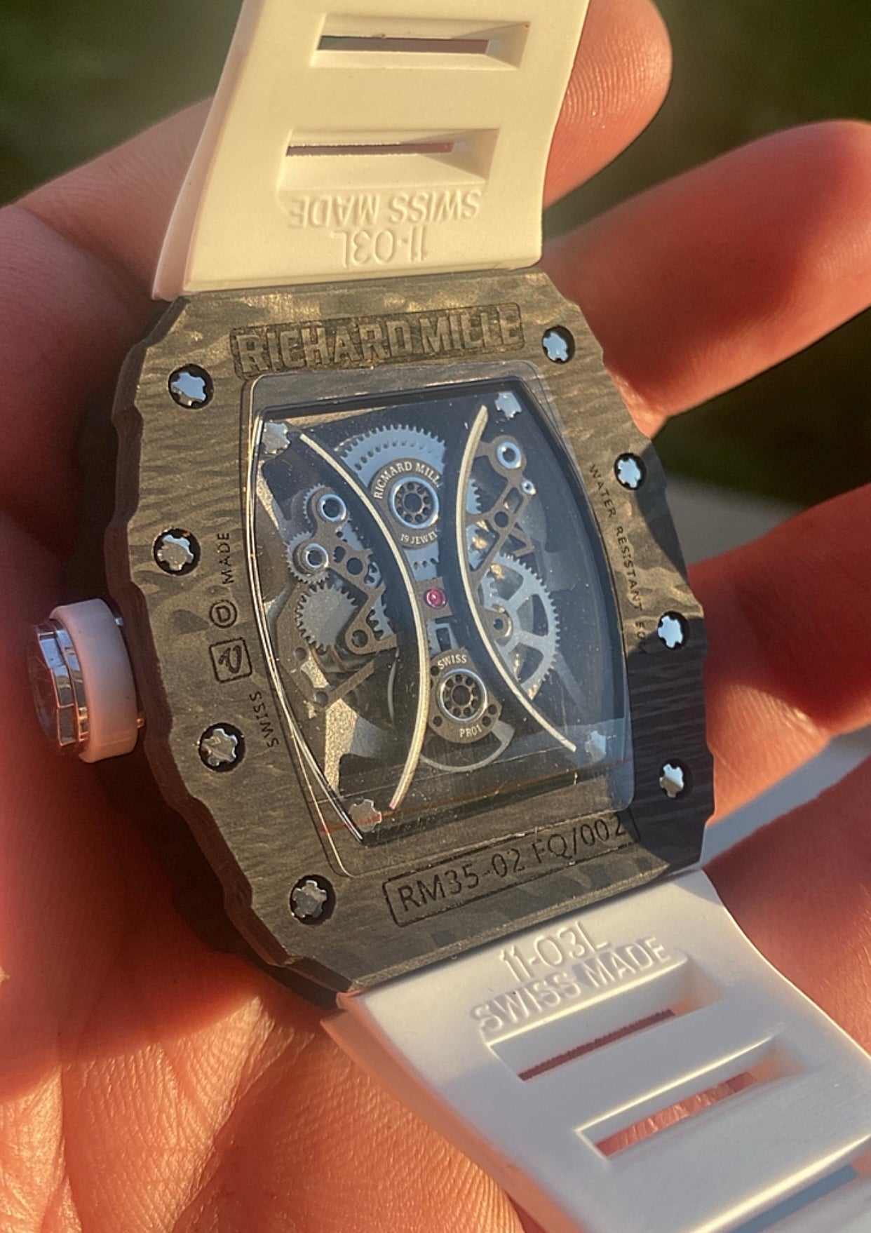 RM 11  white Carbon 2024 - قطعة واحدة