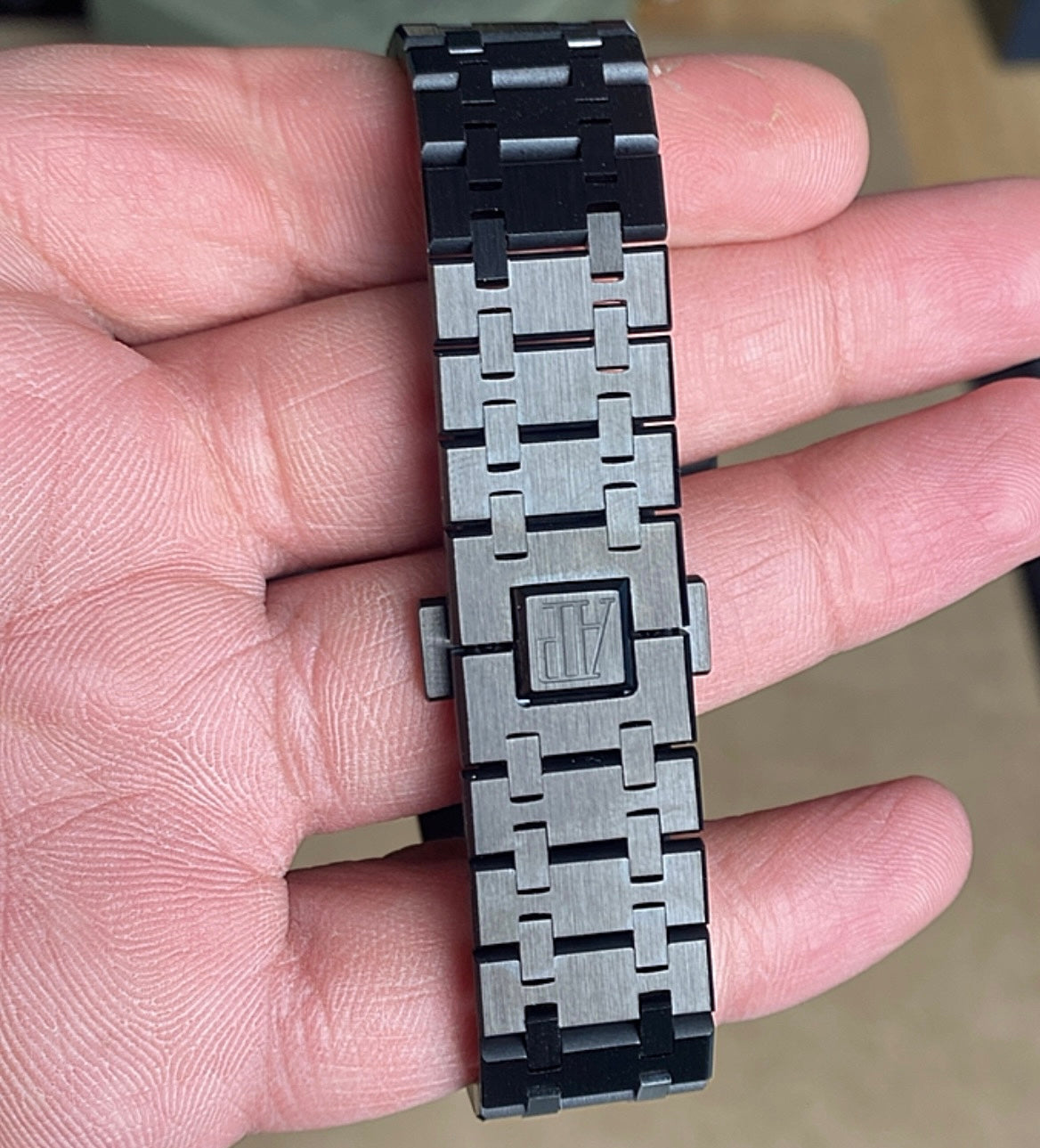 AP Royal Oak Calendar 41 mm - أي بي رويال اوك كاليندار اسود