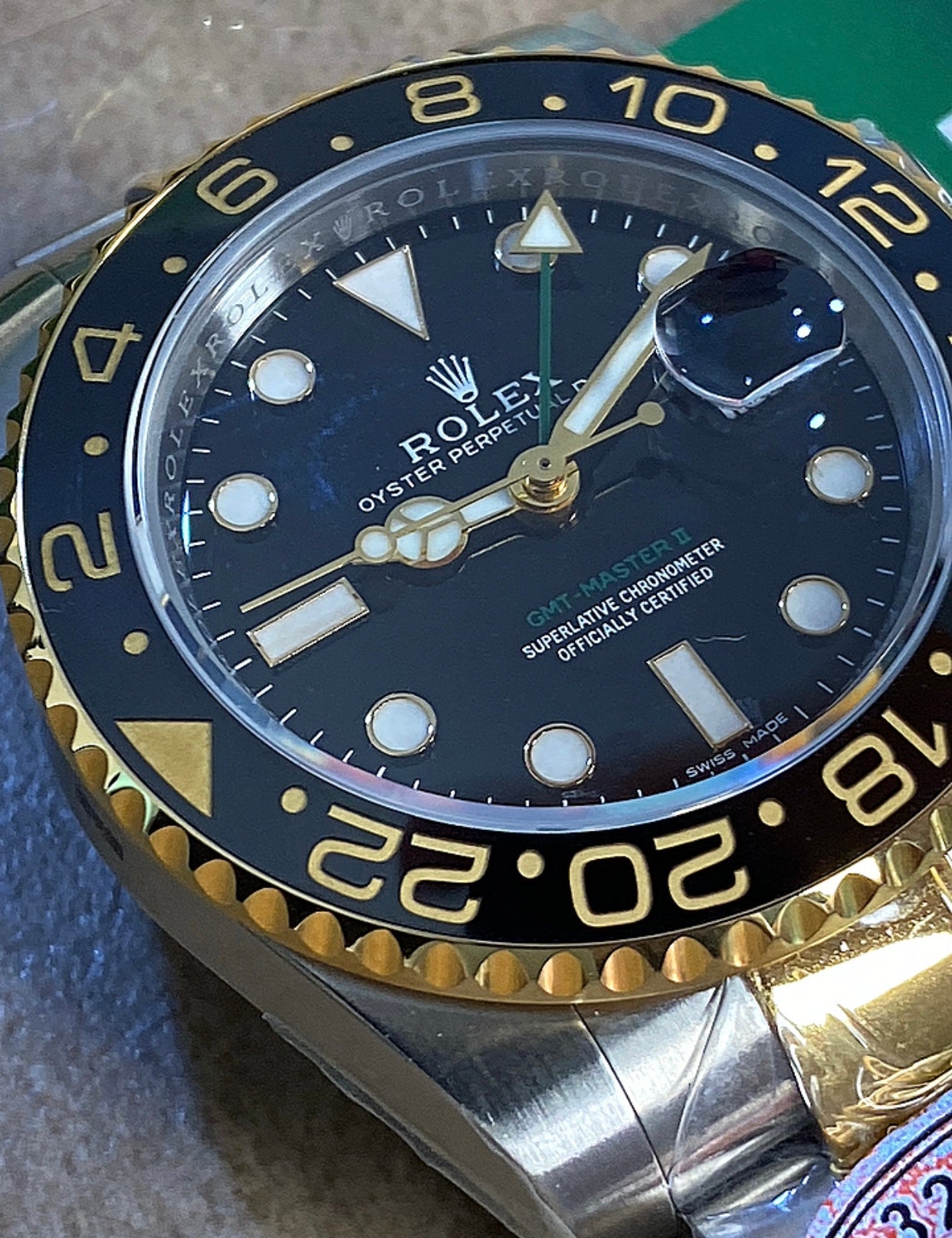 40 mm رولكس جي ام تي جولد اويستر تو تون - طلاء ذهب ١٨ طبق الاصل ، ماكينة سويسري - حبة واحدة فقط