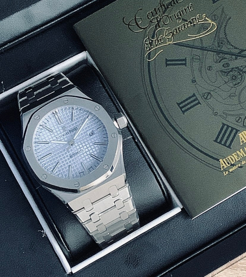 41 mm اوديمارس بيجيه كلين ٢٠٢٤ بلو (AP)