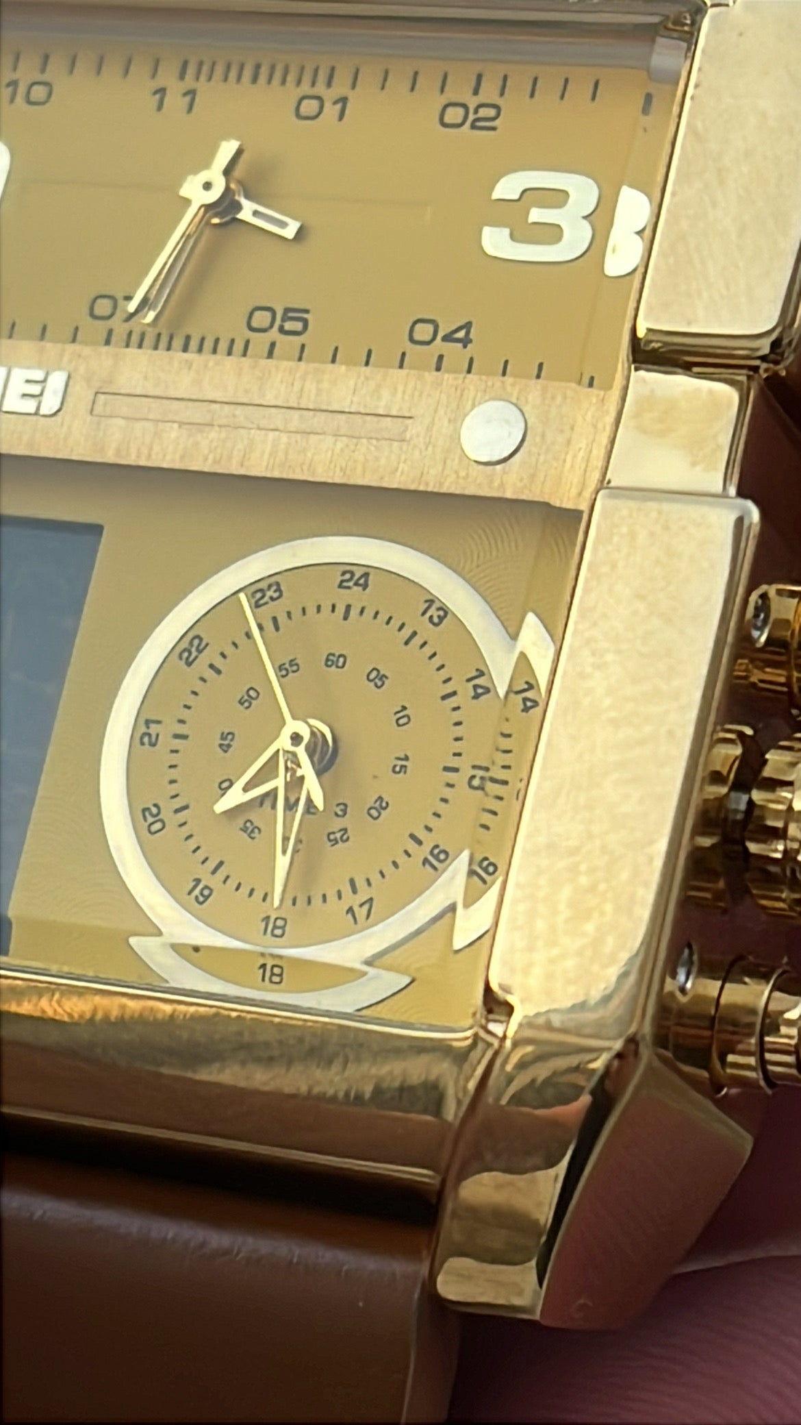 ساعه سكيمي اثريه اصليه اصدار ١٩٨٩ - وارد كويت