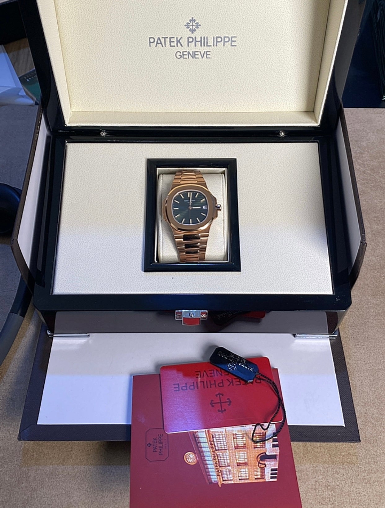 patek philippe 5711- تطابق ١٠٠٪ ماكينة سويسري باتيك فيليب نوتليس كلين قطعه واحده