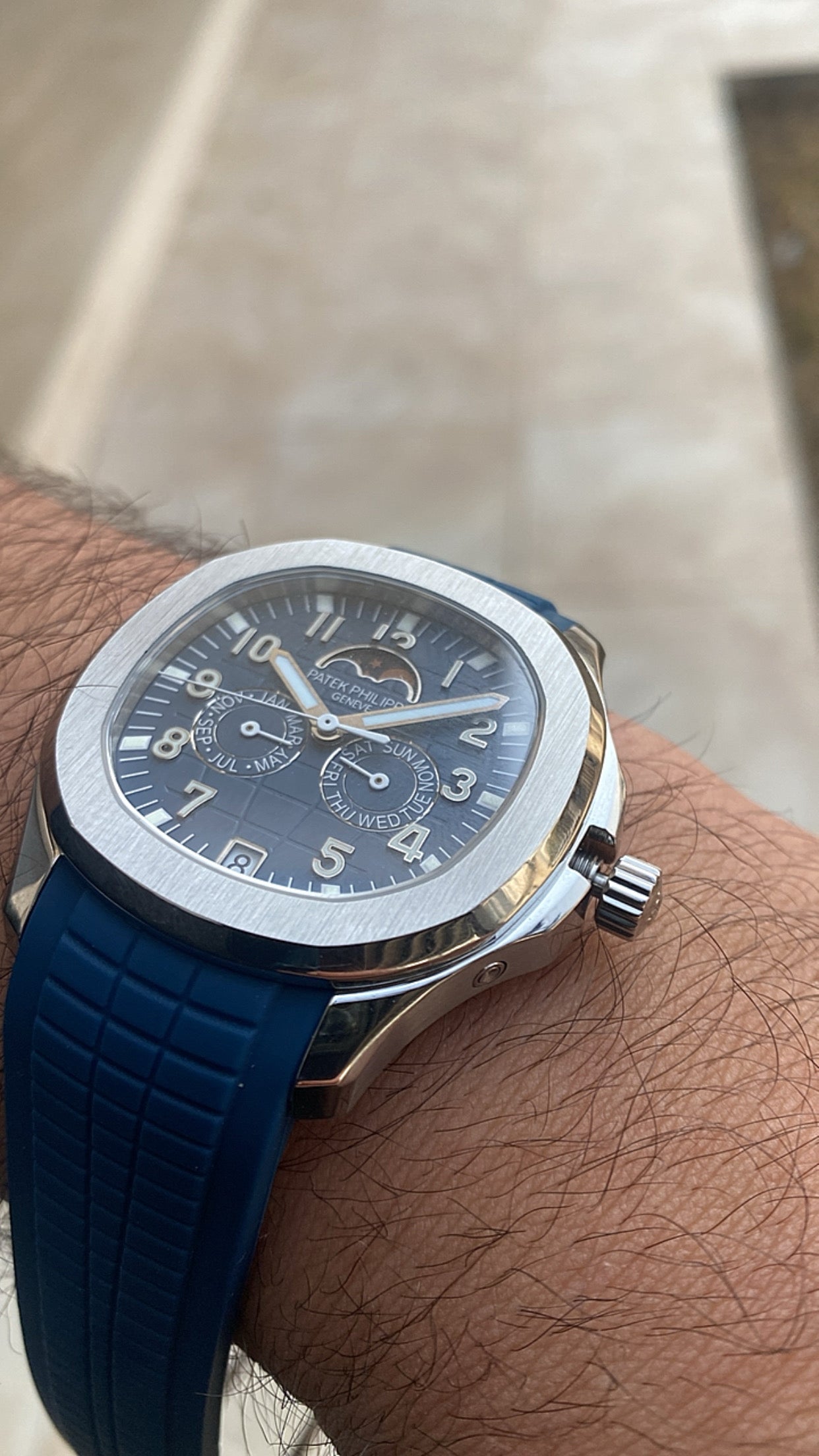 PATEK Philippe aquanaut- باتيك فيليب اكوا نوت كاليندر كلين طبق الأصل