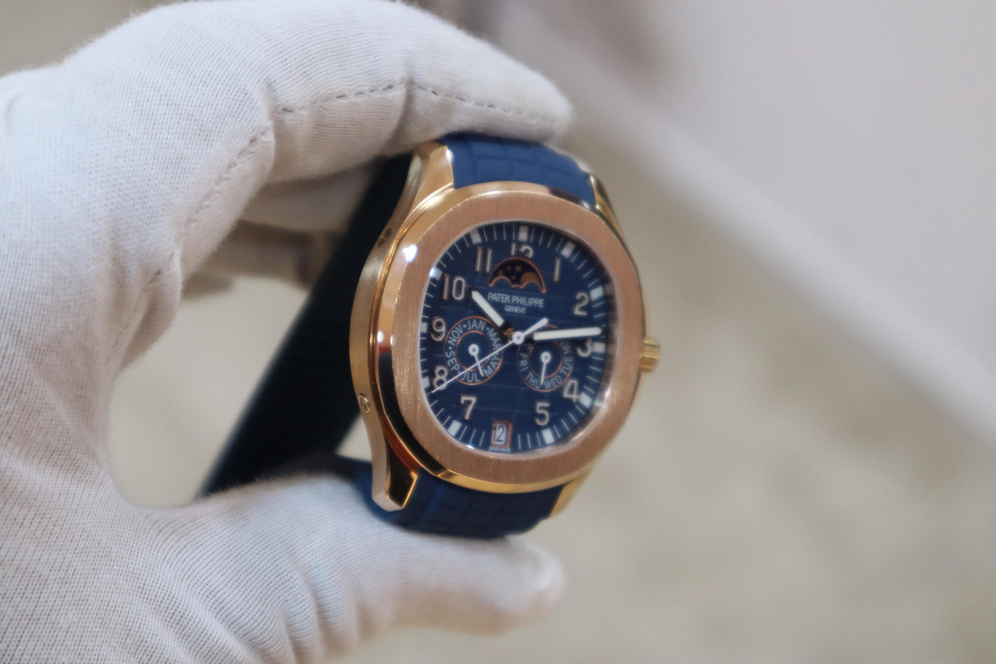 PATEK Philippe aquanaut- باتيك فيليب اكوا نوت كاليندر كلين طبق الأصل