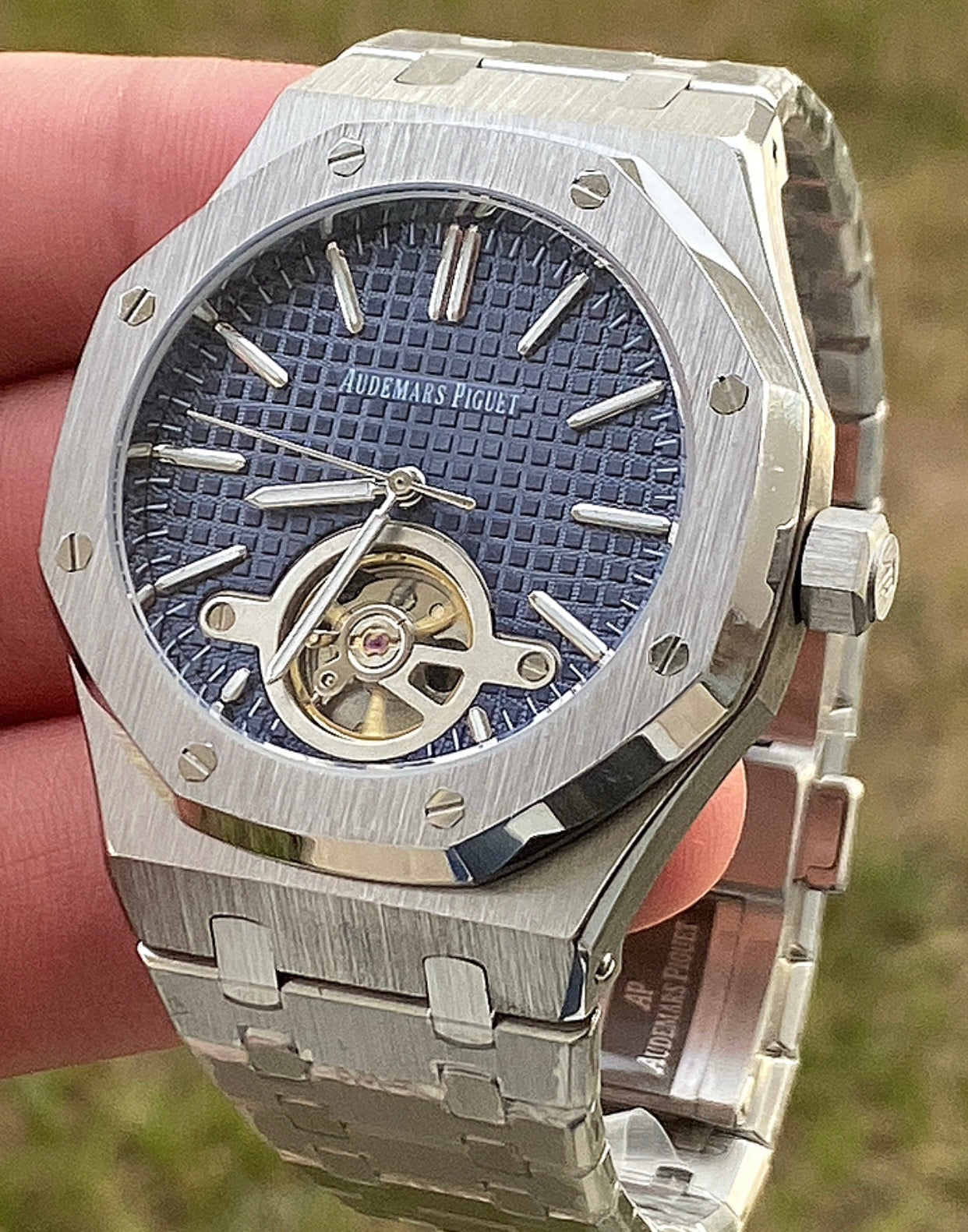Audemars Piguet Royal Oak Tourbillon Extra-thin Clean 41 mm - رويال اوك توربيلون مينا تيتانيوم