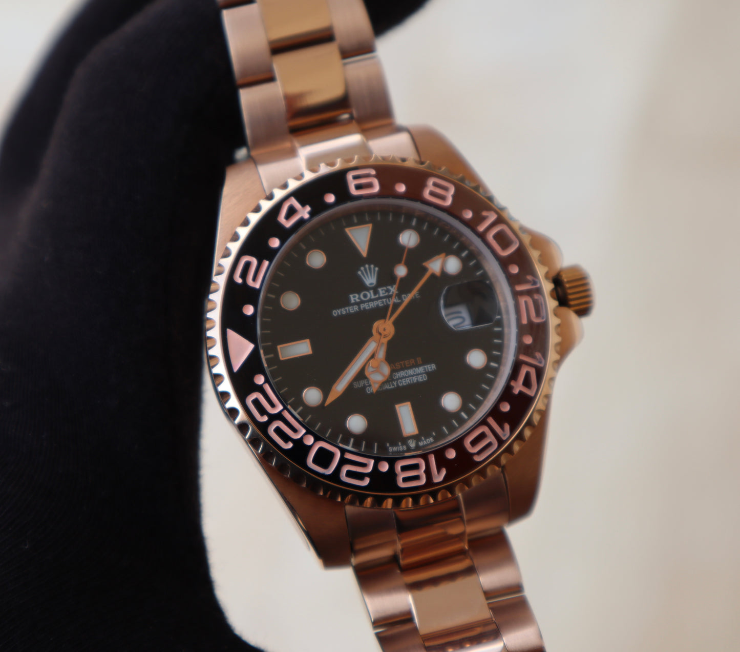 (السعر بالدينار الأردني 300 دينار)Rolex GMT Master RootBeer  رولكس روت بير جراند ماستر اوتوماتيك