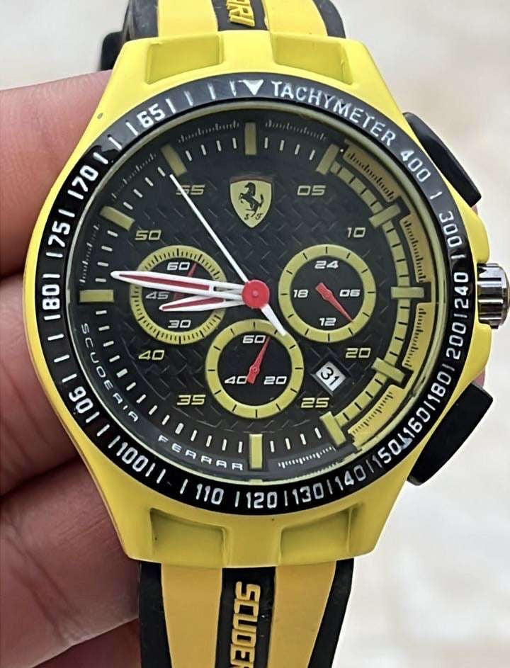 ساعة فيراري الاصدار الاصفر المحدود