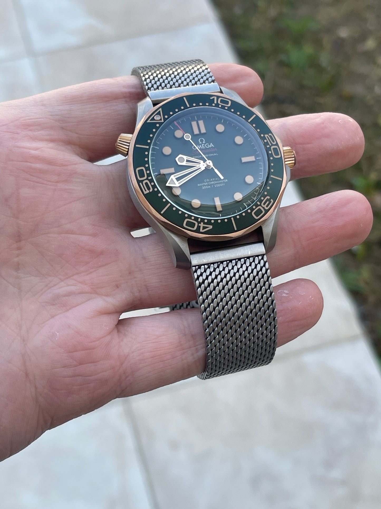 Omega sea master كلين طبق الأصل نسبه التطابق ١٠٠ بالمية تيتانيوم
