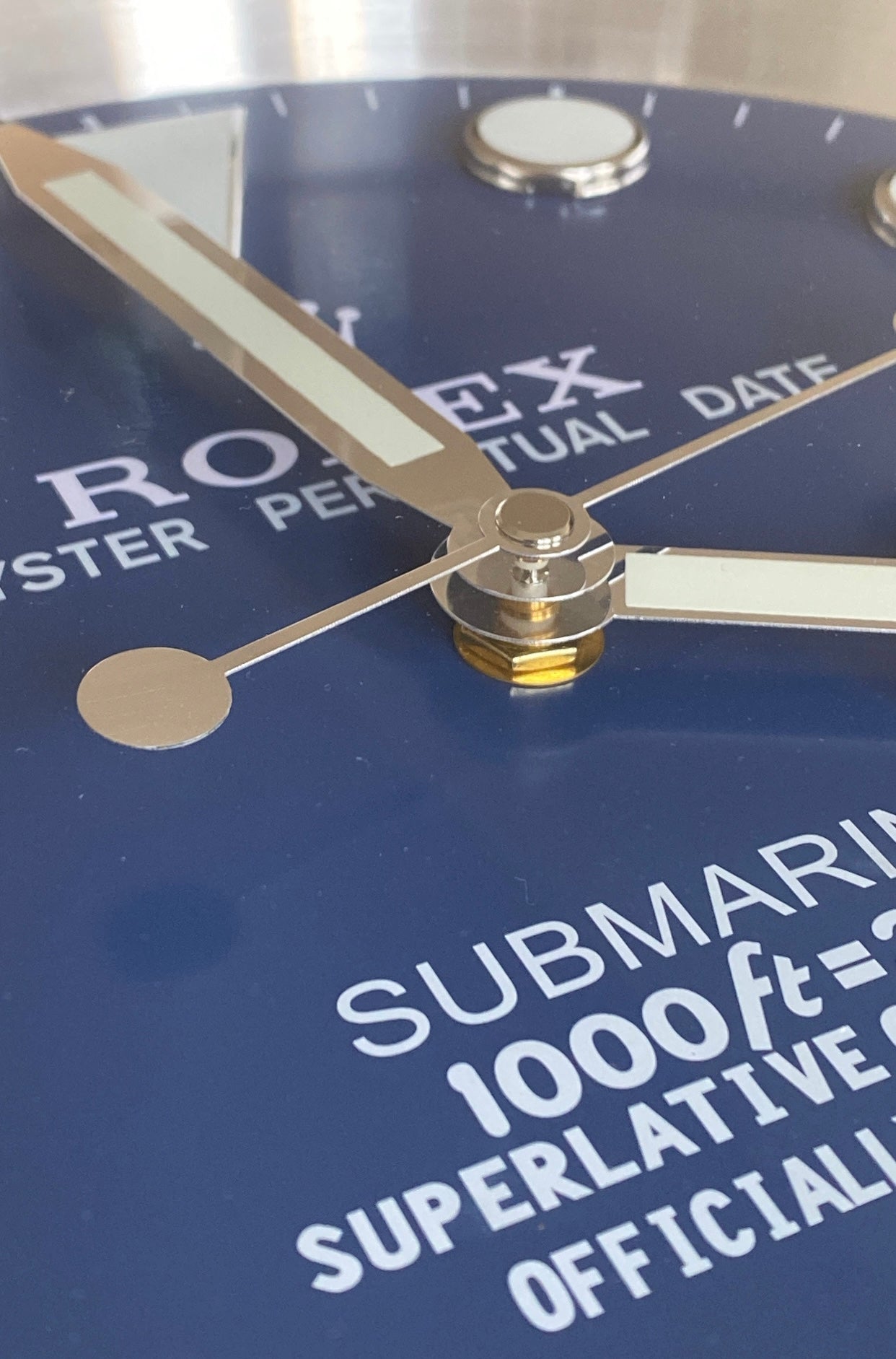 ساعه رولكس سميرف لون ازرق جداريه