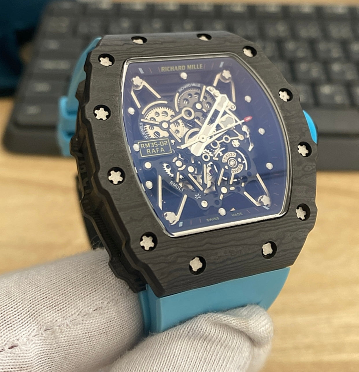 RM - ساعة ريتشارد ميل اصدار ٢٠٢٤ ستراب ازرق بودي سيراميك و كاربون