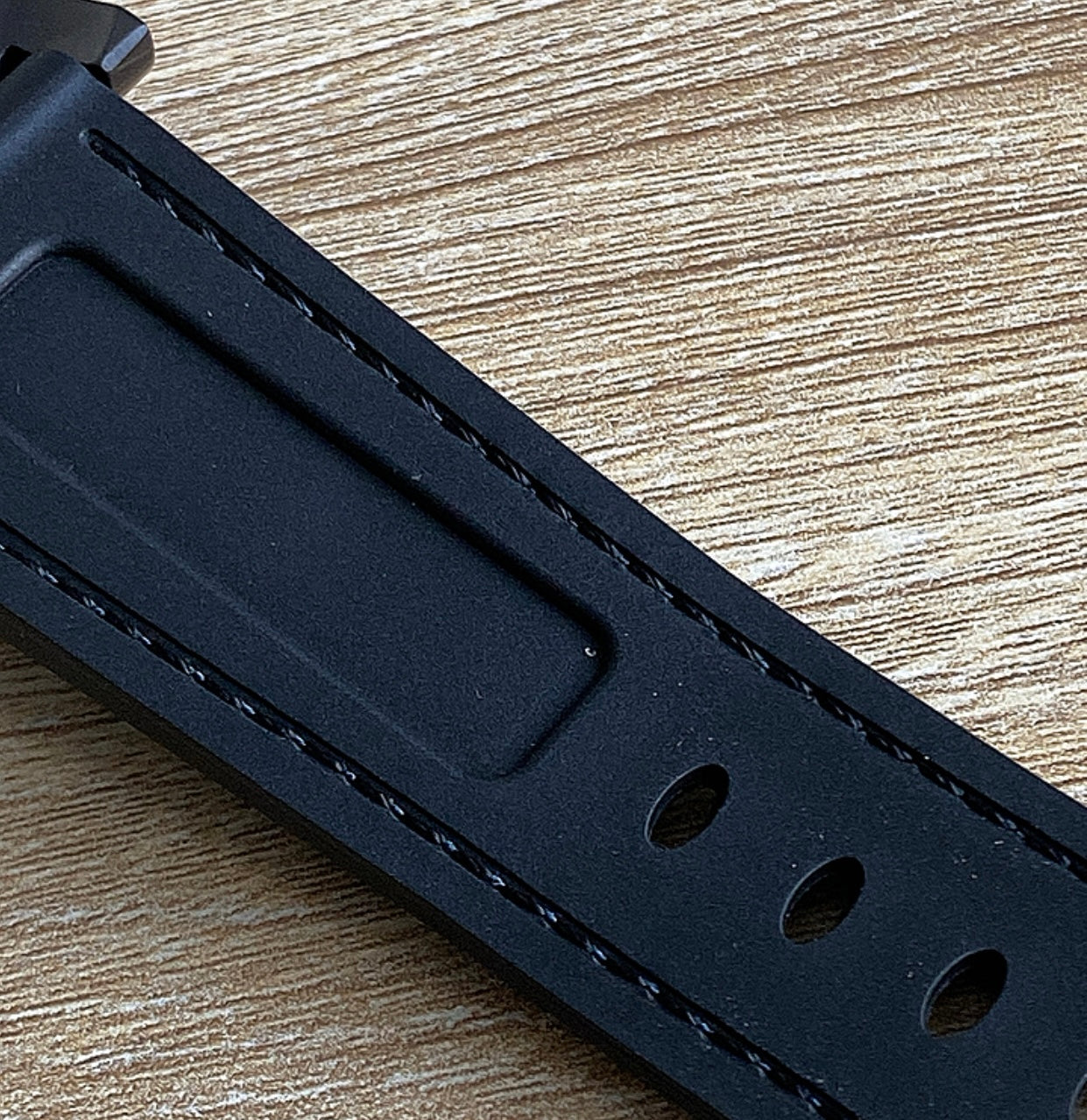 ساعة باناراي كلين طبق الاصل - ماكينة سويسري - صمام يعمل مثل الاصلية حبة واحدة فقط