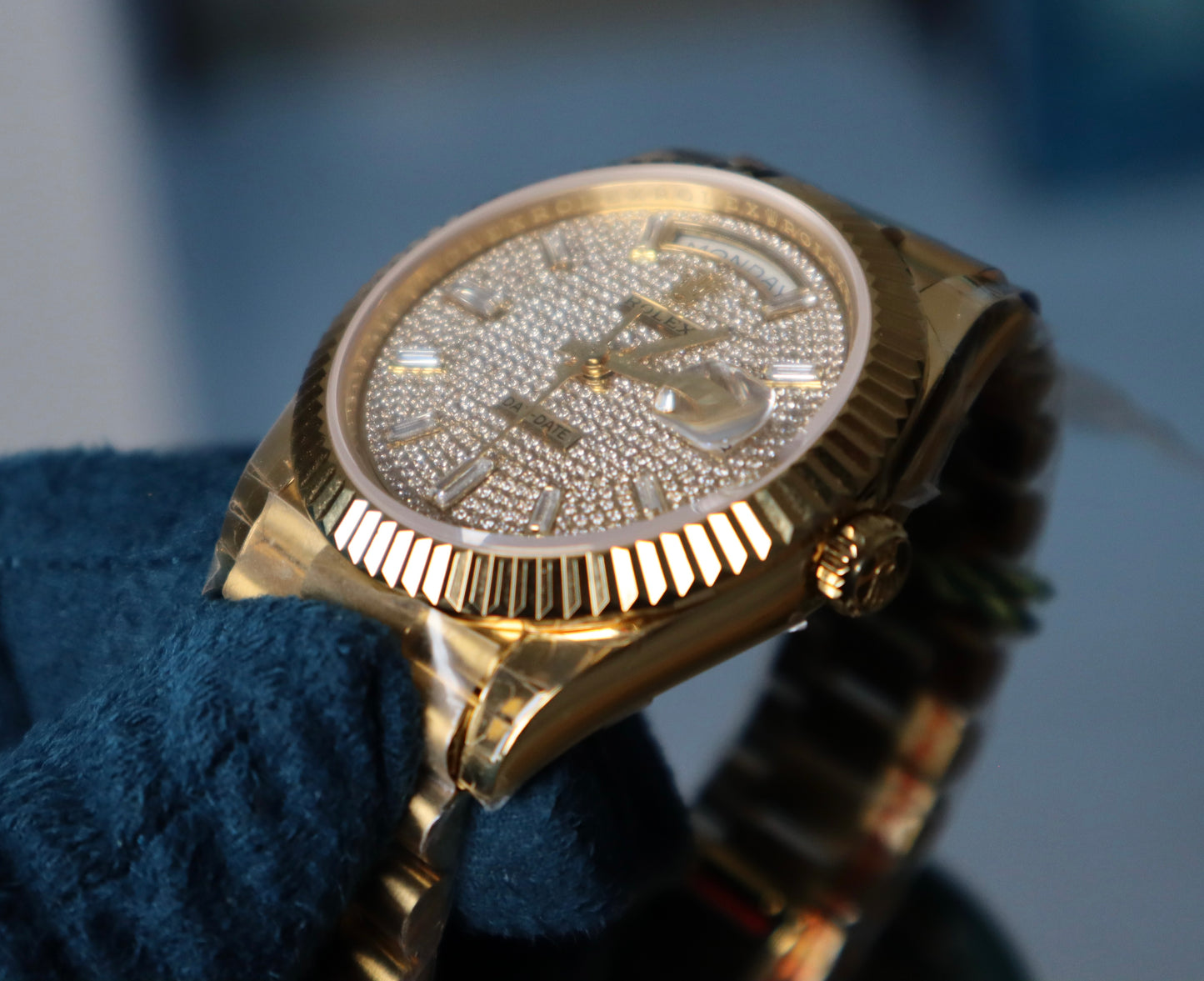 Roled day-Date pave Diamond Dial