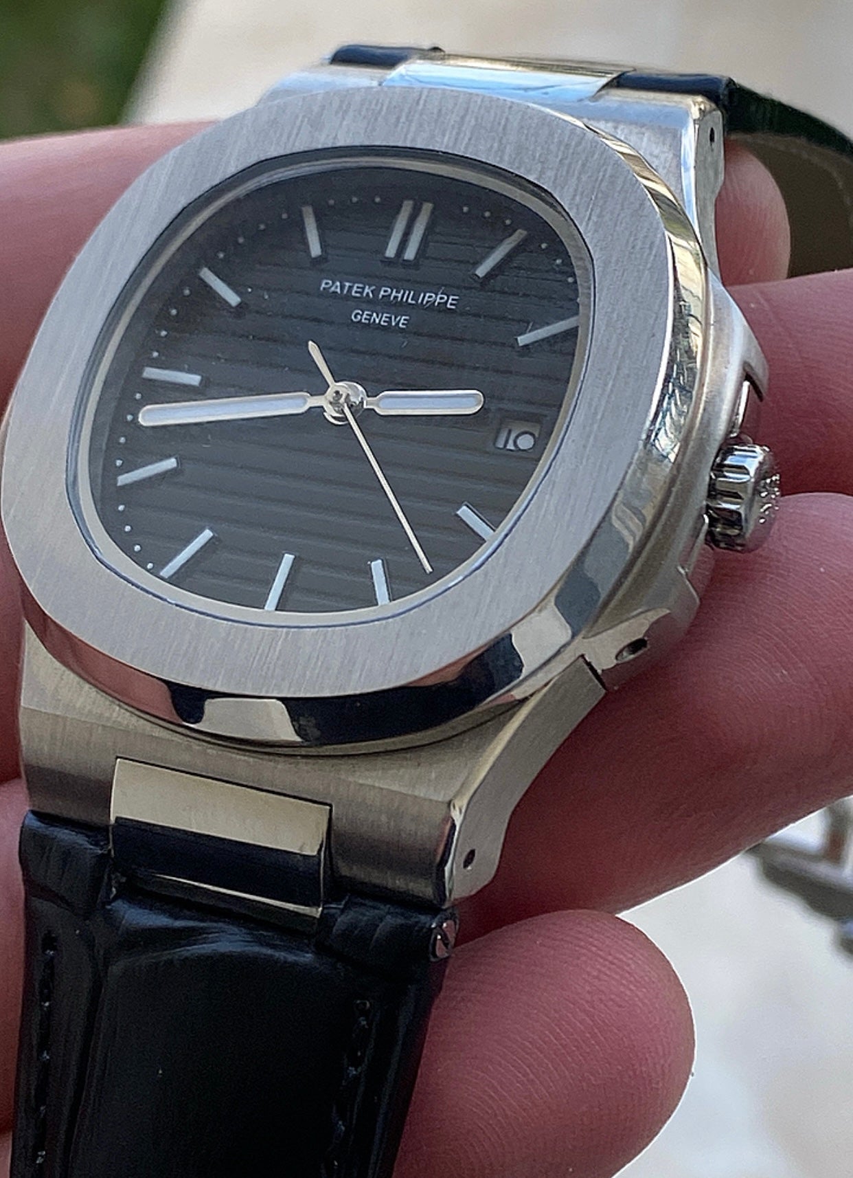 40.5 mm باتيك فيليب نوتلس - جلد داخل اسود - كلين تايتل