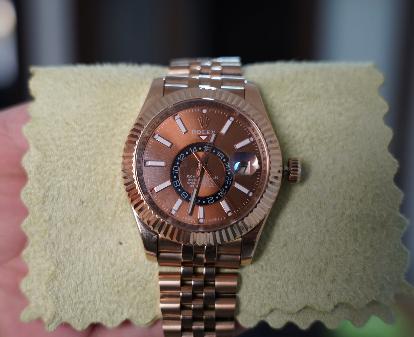 42 mm السعر بالاردني ٣٠٠ دينار رولكس سكاي دولر روز جولد سوبر كواليتي