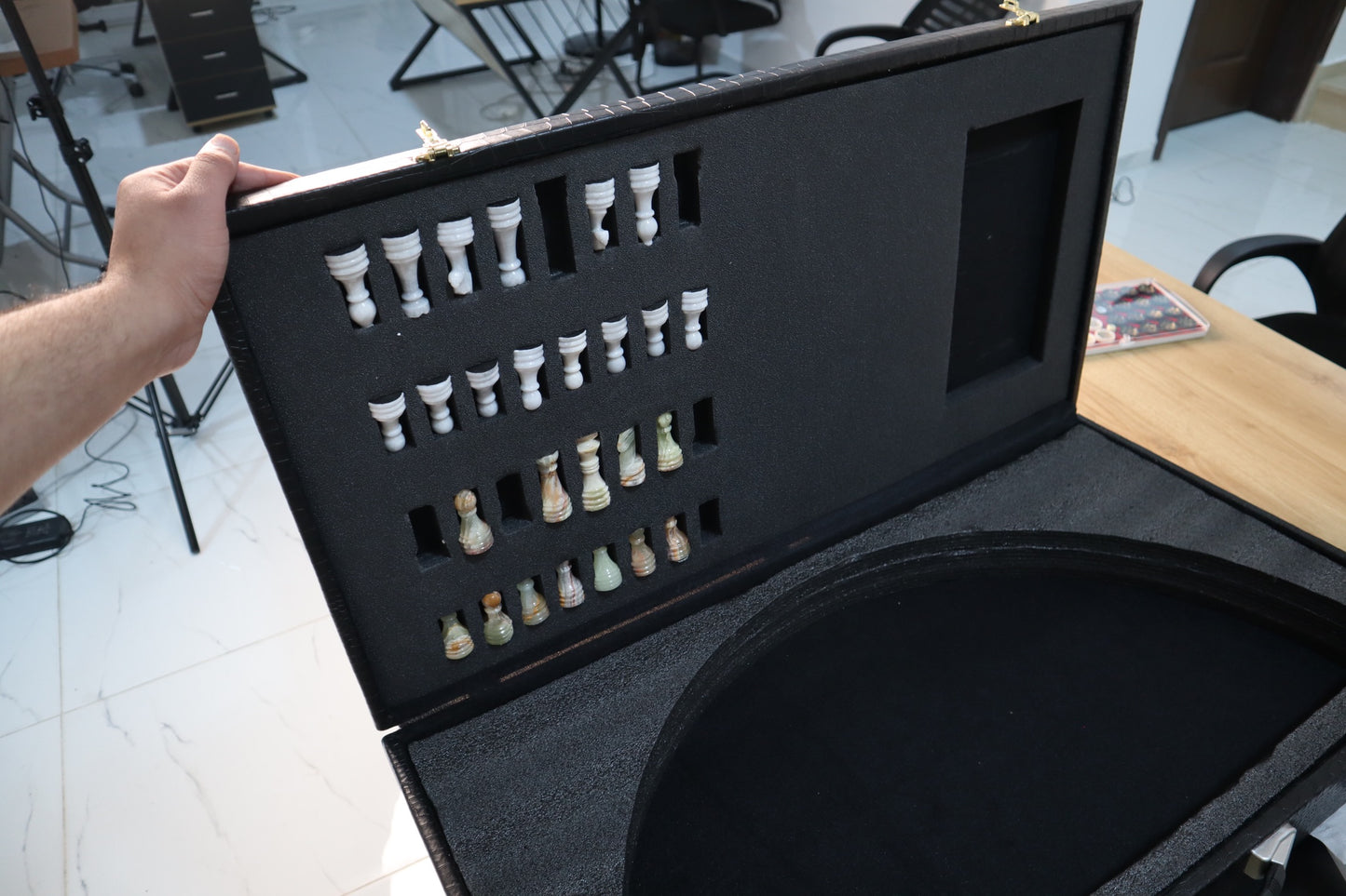 طاولي + شطرنج قطعة فنية للاقتناء - حجم كبير