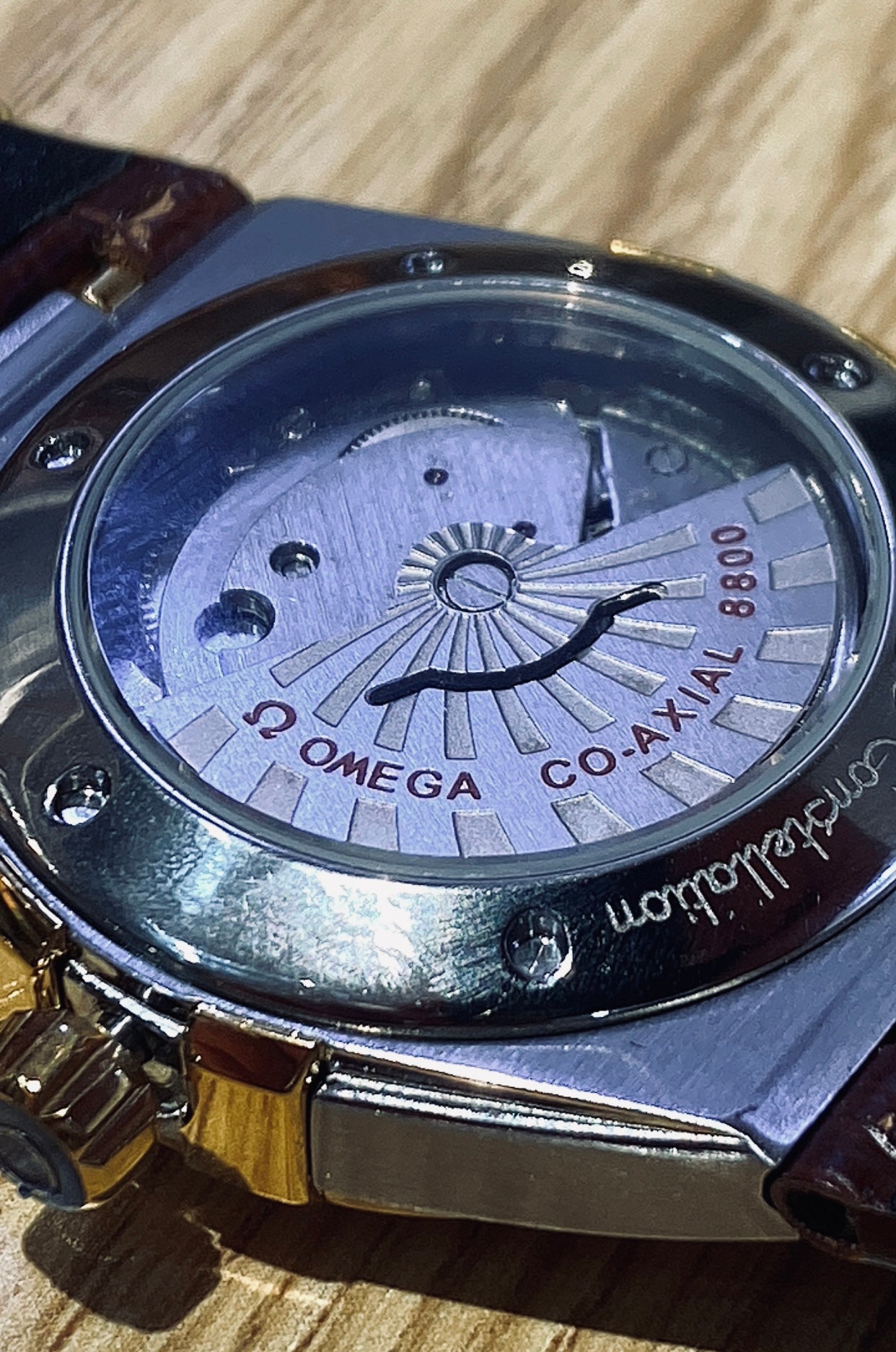 أوميجا كونستليشن ذهبي و جلد بني - كلين