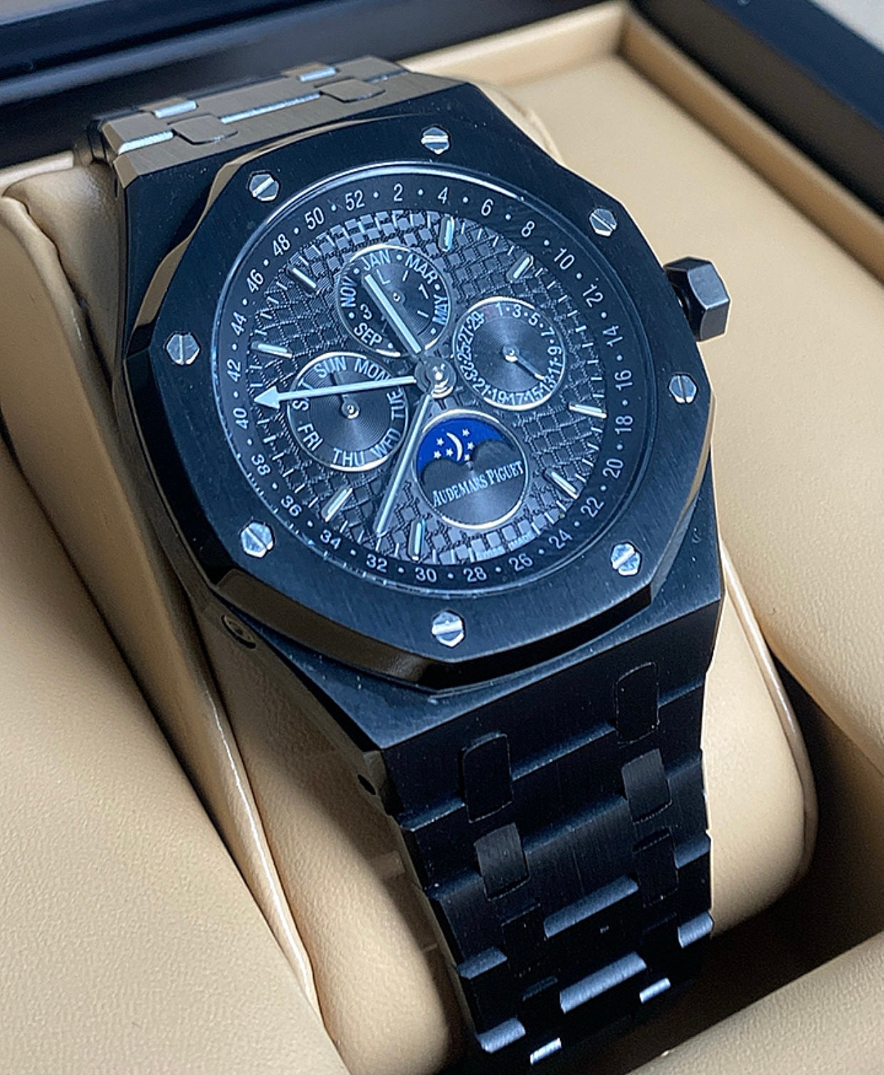 AP Royal Oak Calendar 41 mm - أي بي رويال اوك كاليندار اسود