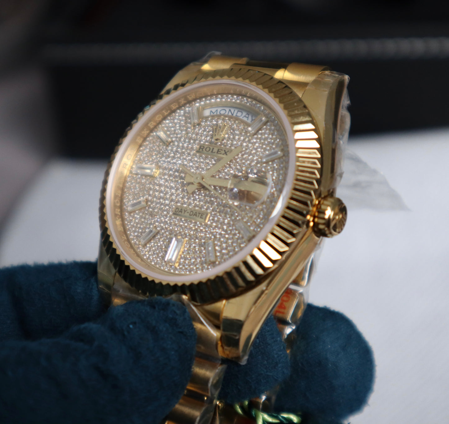 Roled day-Date pave Diamond Dial