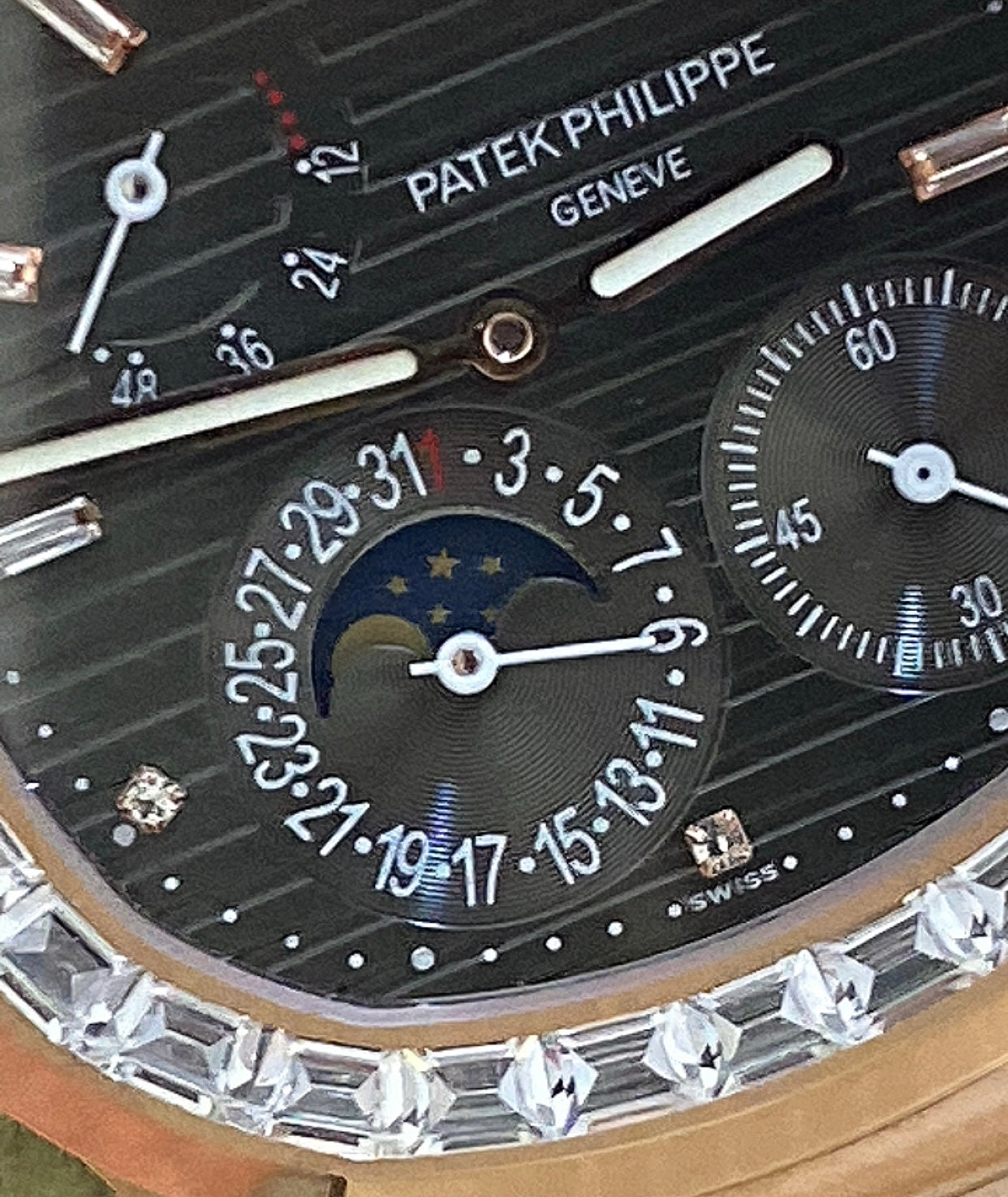 patek philippe 5712 - تطابق ١٠٠٪ ماكينة سويسري ذهب وردي عيار ١٨ طلاء بنفس درجة الباتيك جلد طبيعي  حجر زركيون مطابق للالماس