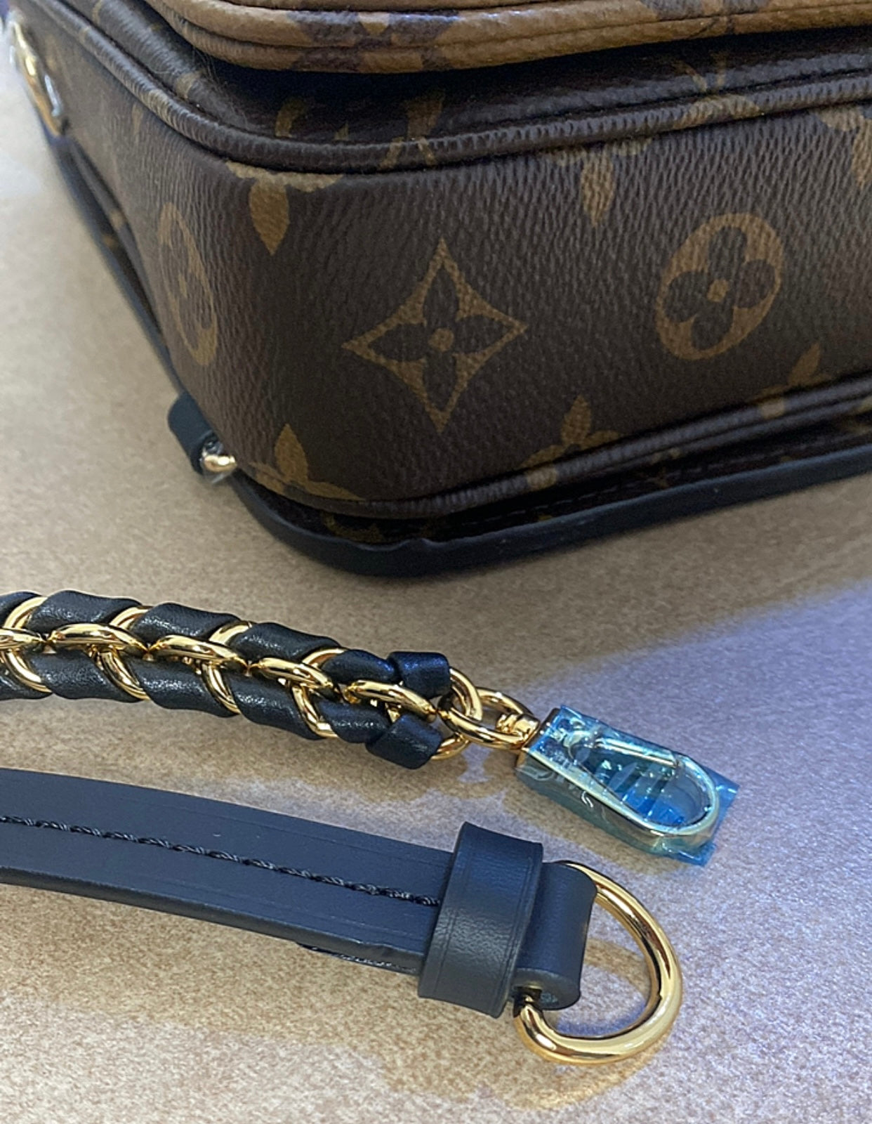 متوفر قطعتين: لويس فيتون جراند ماستر(Louis Vuitton Pochette Métis)