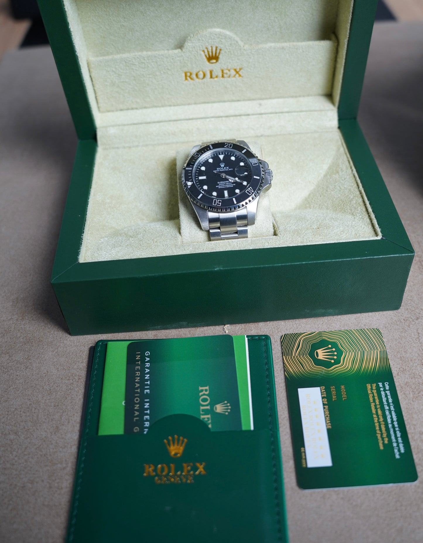 40 mm رولكس اسود GMT الأعلى طلباً
