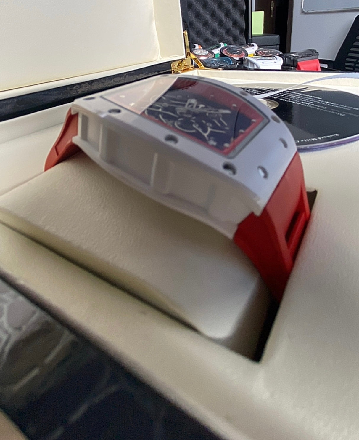 RM 55 Bubba watson Red Ceramic 2024- ريد سيراميك قطعة واحدة (RM 3)