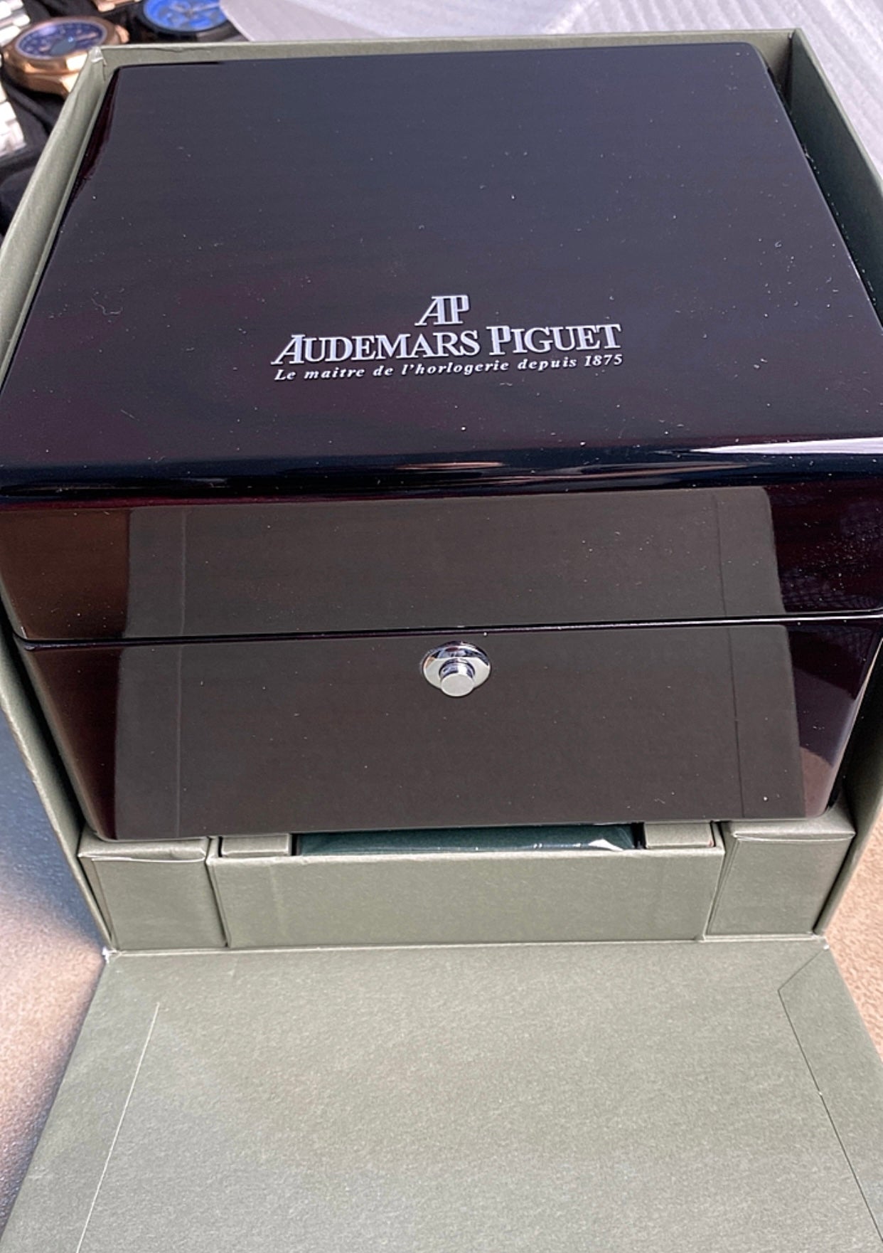 Audemars Pigue Royal Oak Rainbow 41 mm  (كلين تايتل)