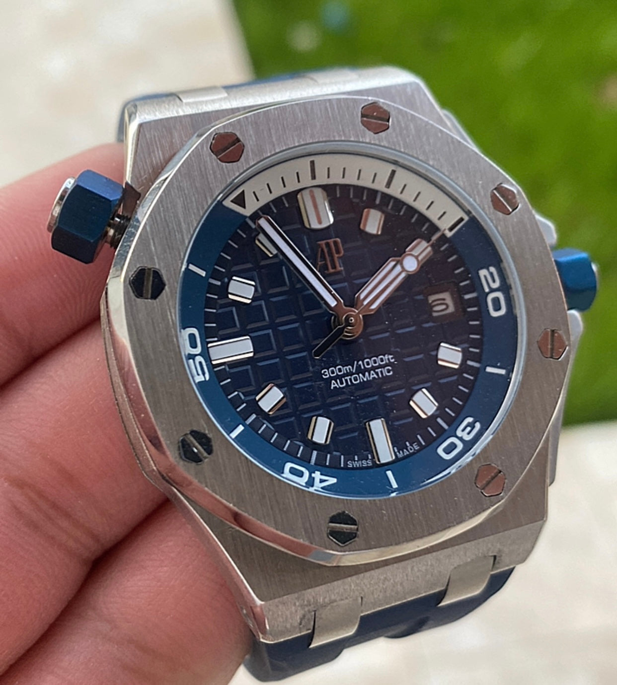 AP offshore 42 mm  - اوف شور كلون طبق الأصل - قطعة واحدةا لون فسفور ستراب رابر كحلي   (AP 6)