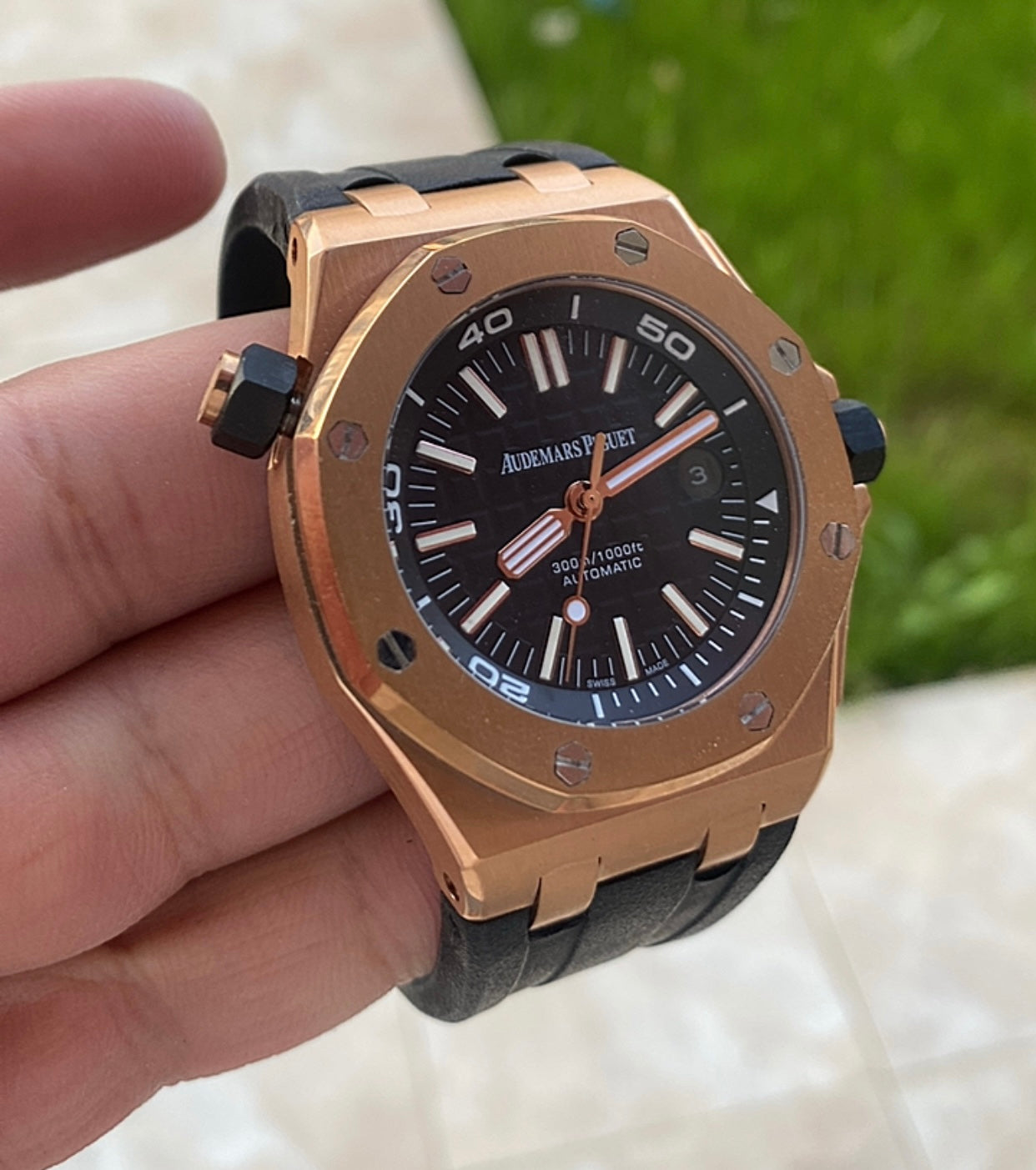 AP offshore 42 mm - اوف شور كلون طبق الأصل - قطعة واحدةاسود و روز جولد  (AP 2)