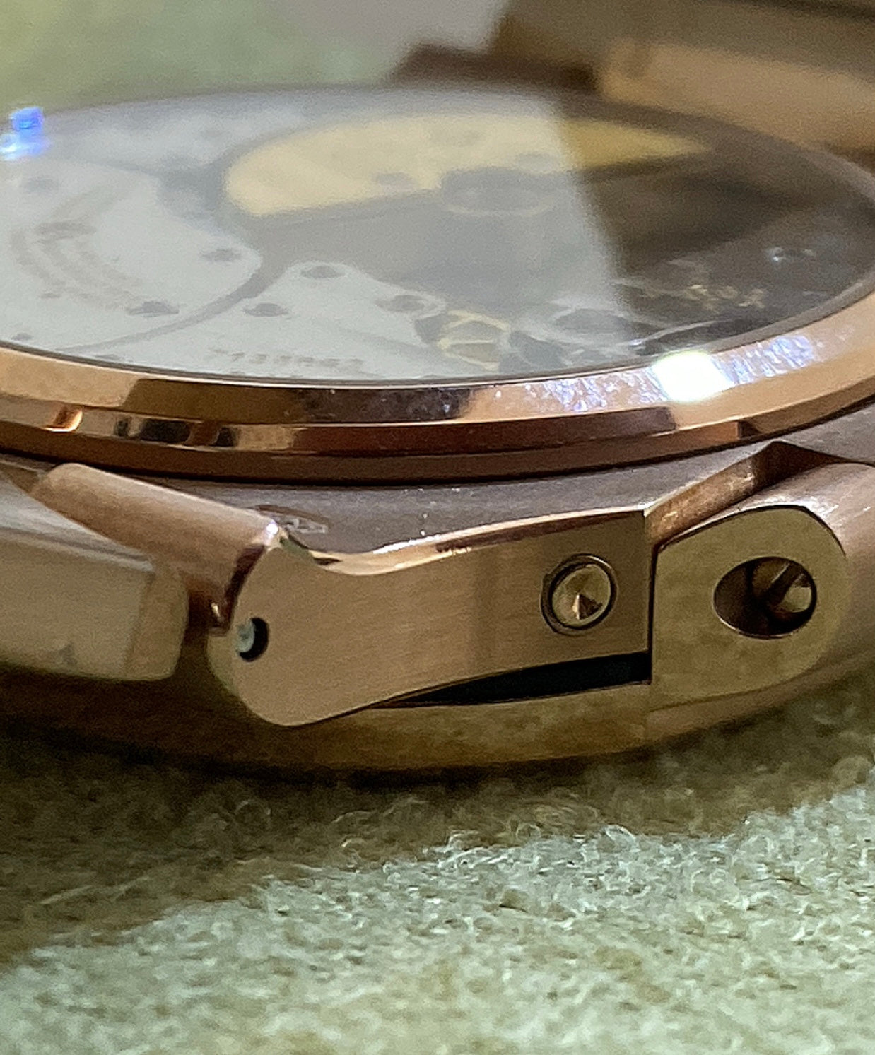 patek philippe 5712 - تطابق ١٠٠٪ ماكينة سويسري ذهب وردي عيار ١٨ طلاء بنفس درجة الباتيك جلد طبيعي  حجر زركيون مطابق للالماس