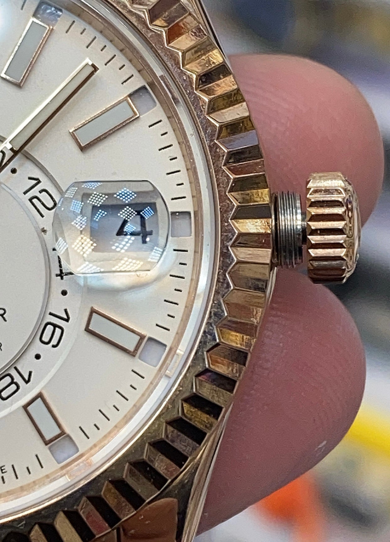 42 mm رولكس سكاي دولر روز جولد - كلين تايتل  قطعة واحدة فقط