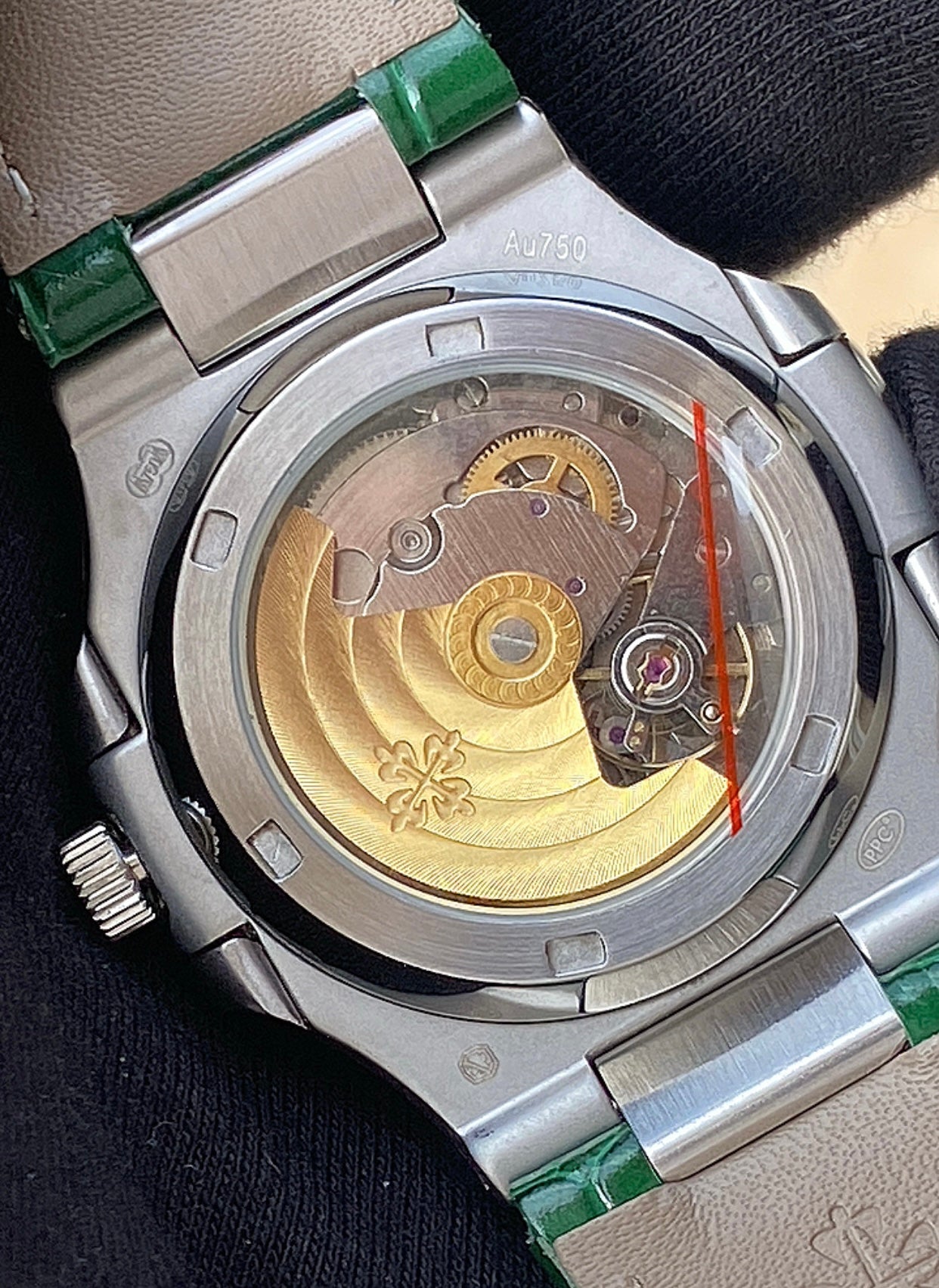 40.5 mm باتيك فيليب نوتلس روبي - جراند مايتر ماكينة سويسرية