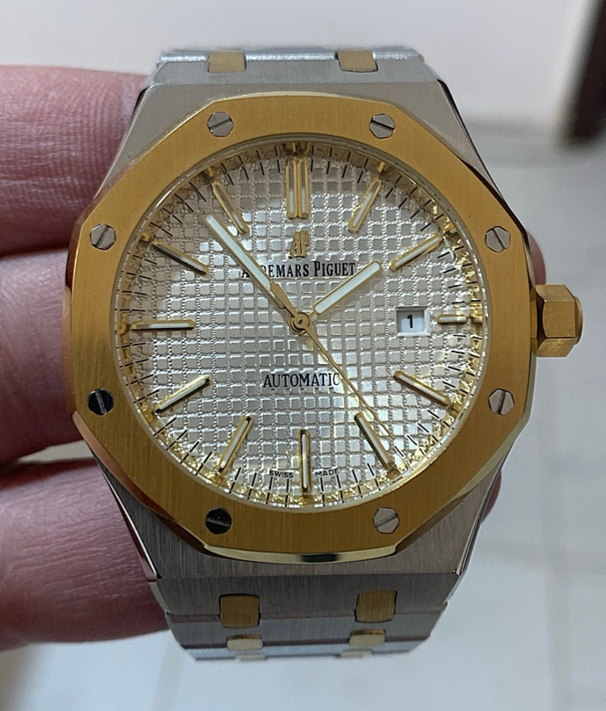 AP Royal Oak titaniumGold (كلين تايتل)sold out