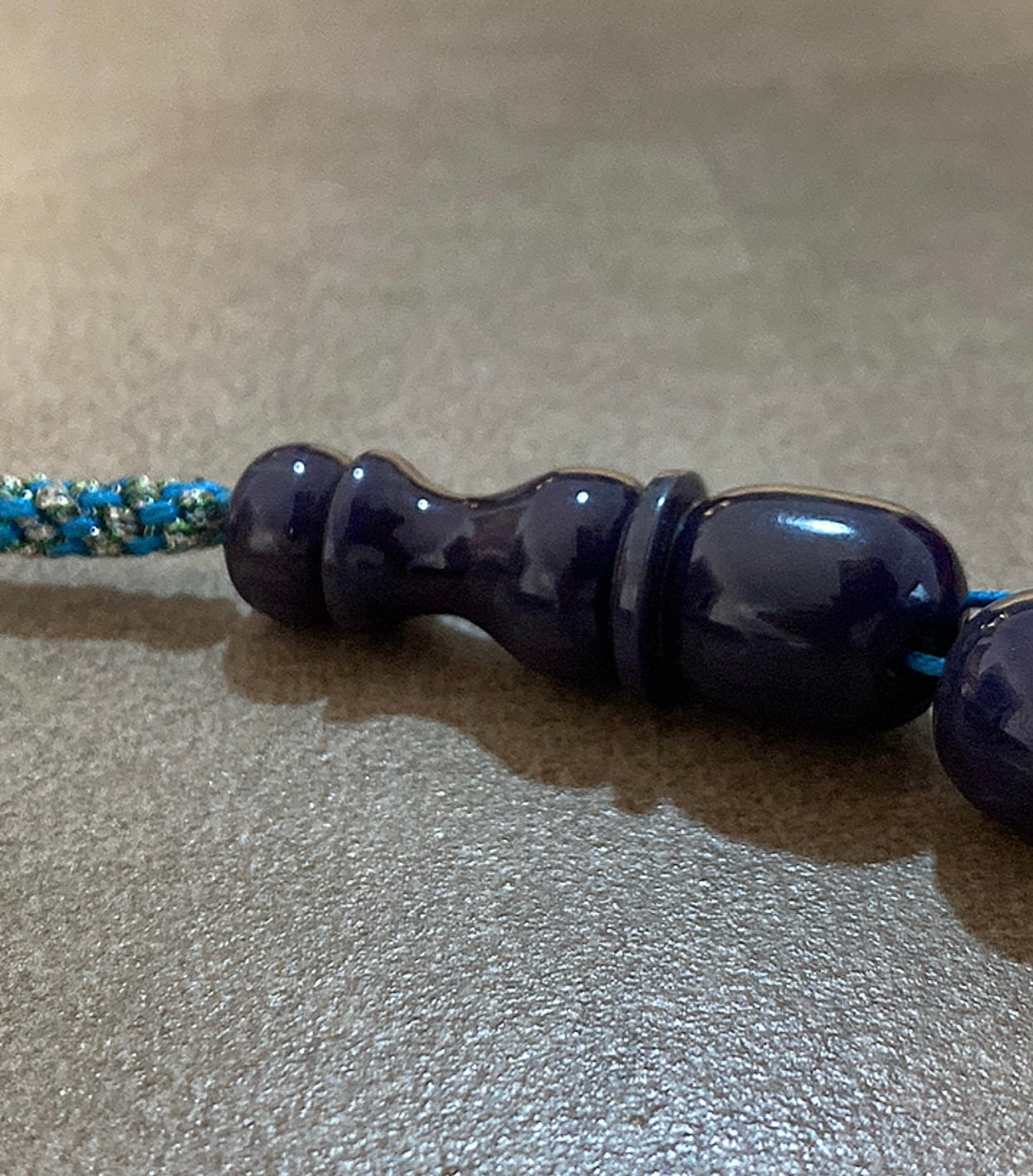 سبحة سندلوس قديم اكثر من ٢٠ سنة - سندلوس نقي متوفر قطعة واحدة S33