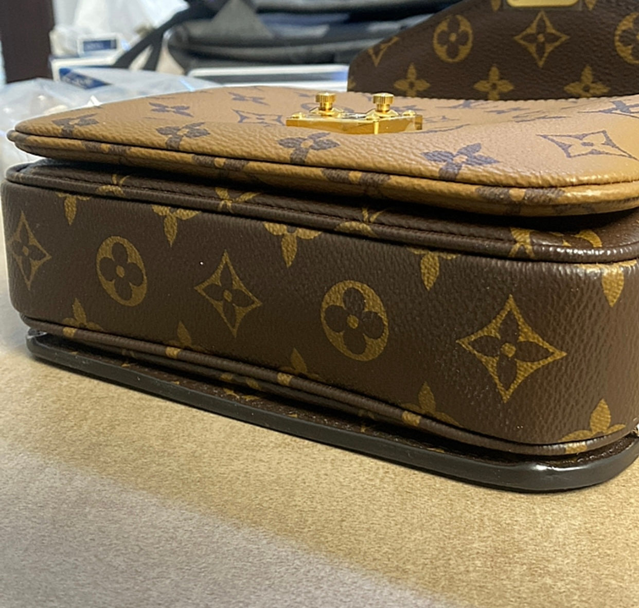 متوفر قطعتين: لويس فيتون جراند ماستر(Louis Vuitton Pochette Métis)