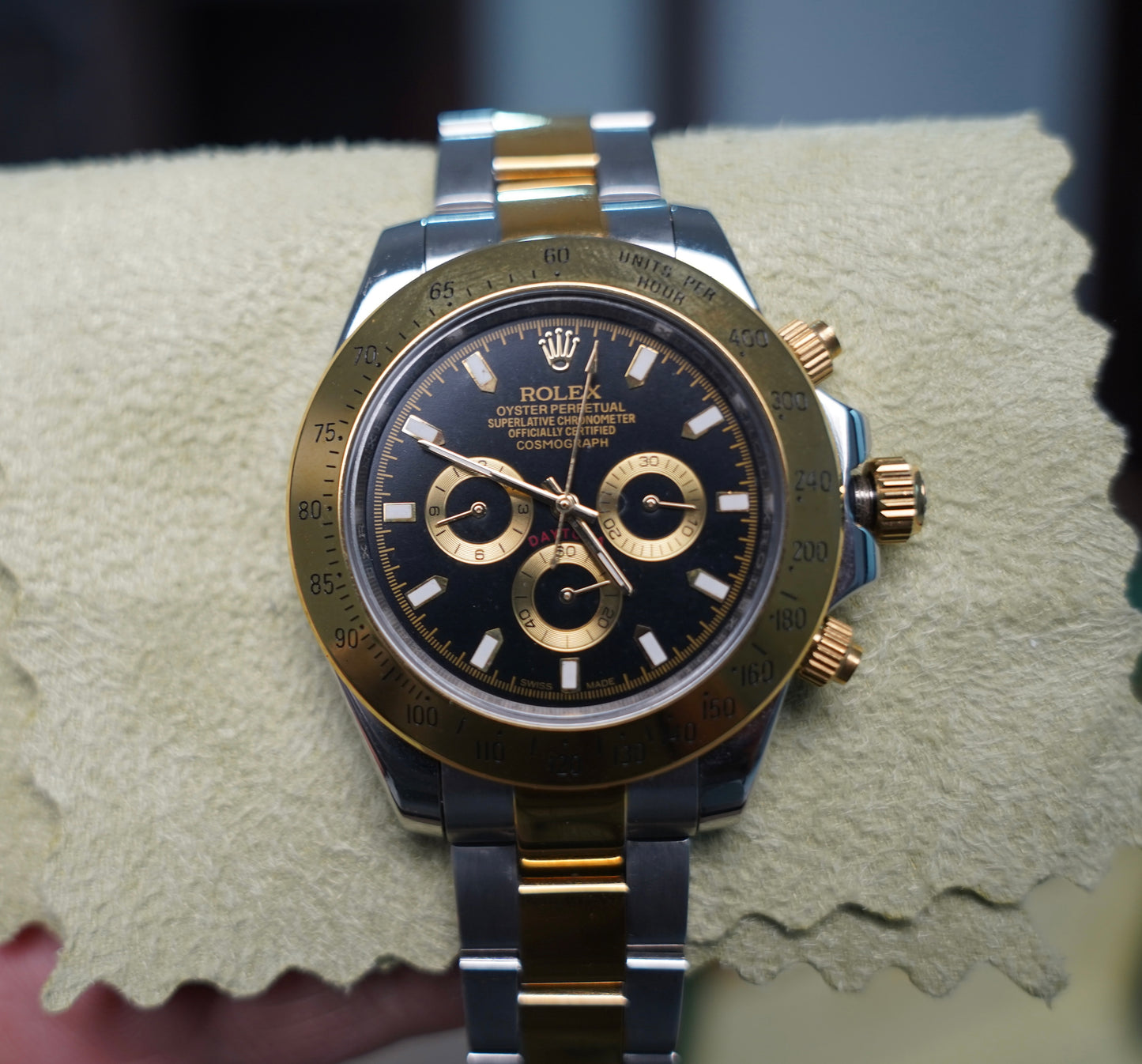 Rolex Cosmograph Daytona Yellow Gold & Black 40 mm