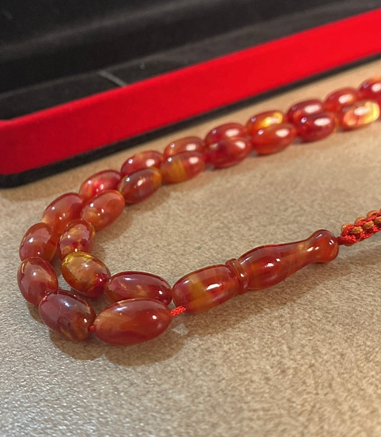 سبحة حجر سندلوس نقي ١٠٠٪  S17- متوفر قطعة واحدة من هذا التصميم