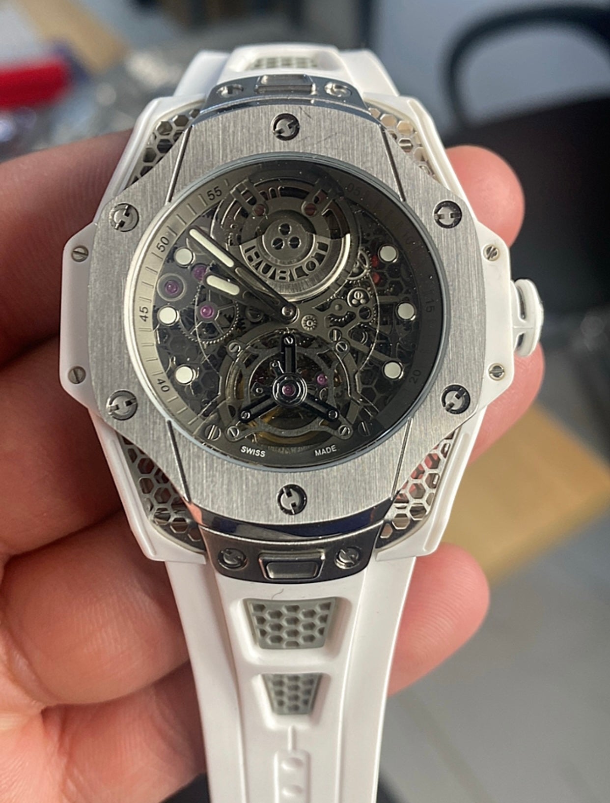 Hublot BigBang 2024 - هابلوت بيج بانج ابيض  كلون ماستر طبق الاصل