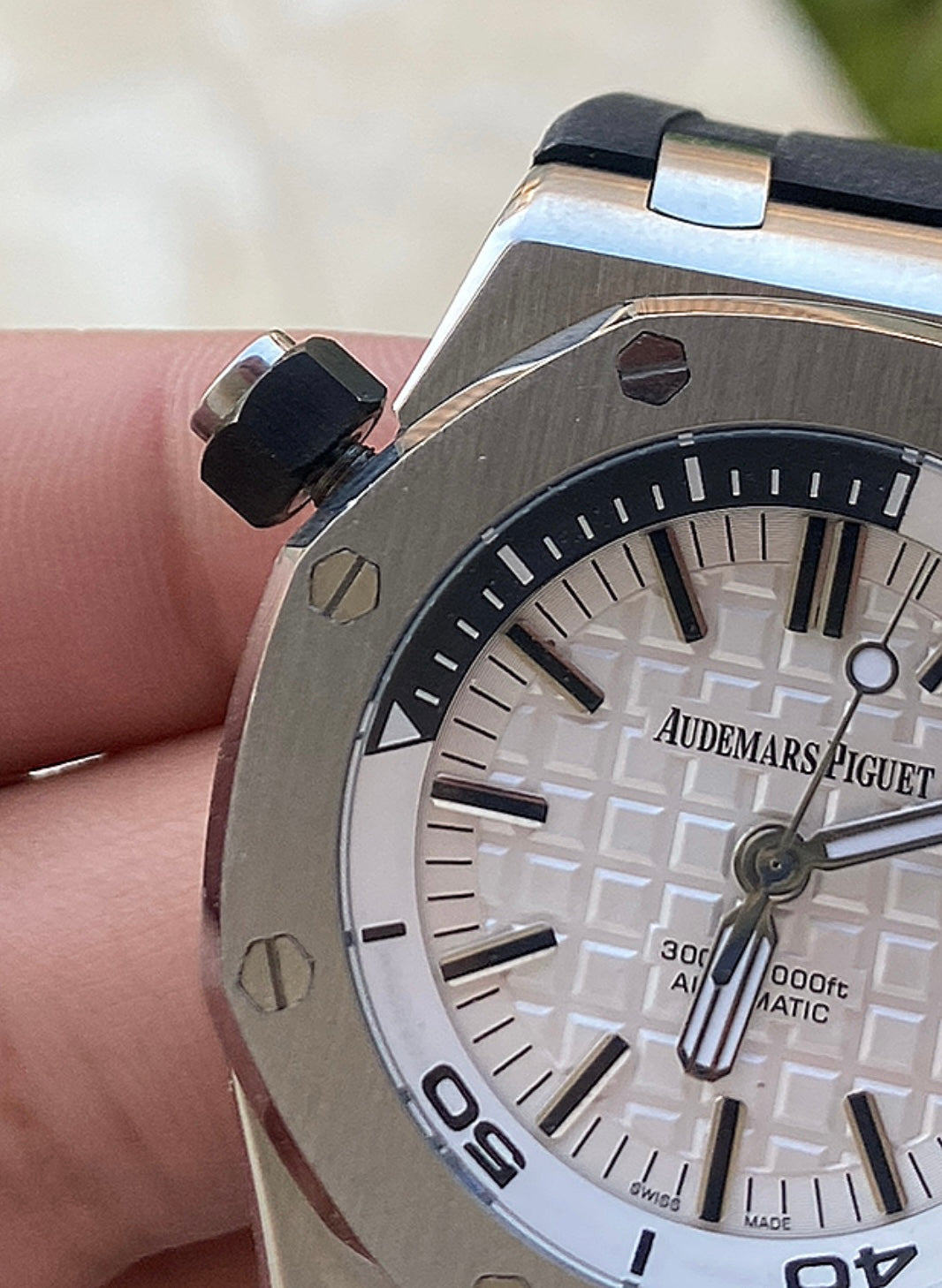 AP offshore  42 mm - اوف شور كلون طبق الأصل - قطعة واحدة ابيض و سلفر(AP 1)