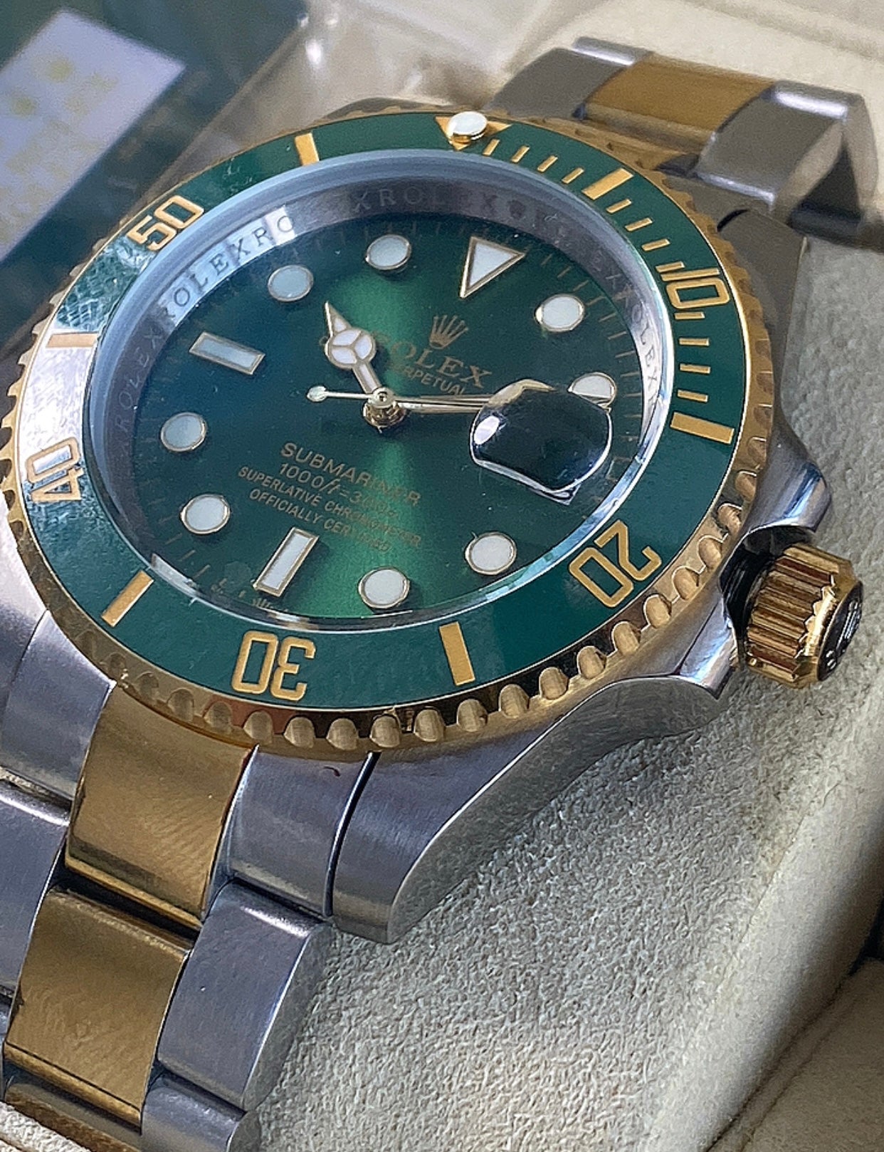 41 mm رولكس سابمارينر ستاربكس مينا اخضر + ستراب فضي و ذهبي- مستعمل بحالة الجديد
